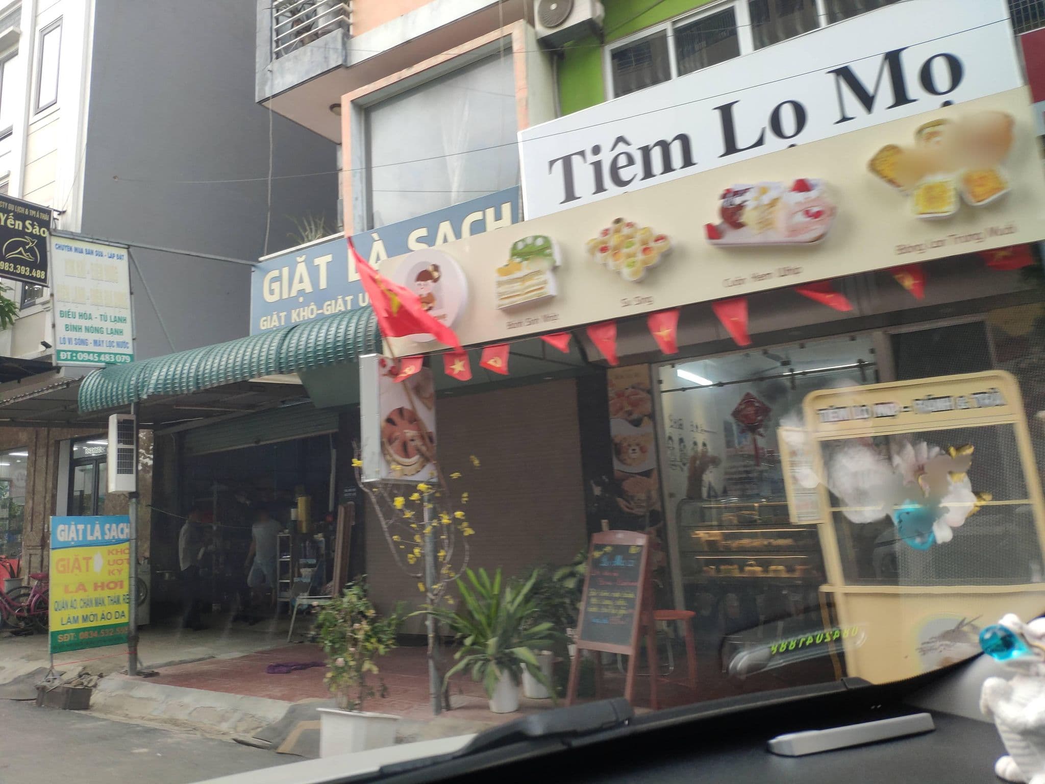Street view near D' Villa Hotel, Dại Mỗ — © hn_right_1 (CC BY-SA · Mapillary)