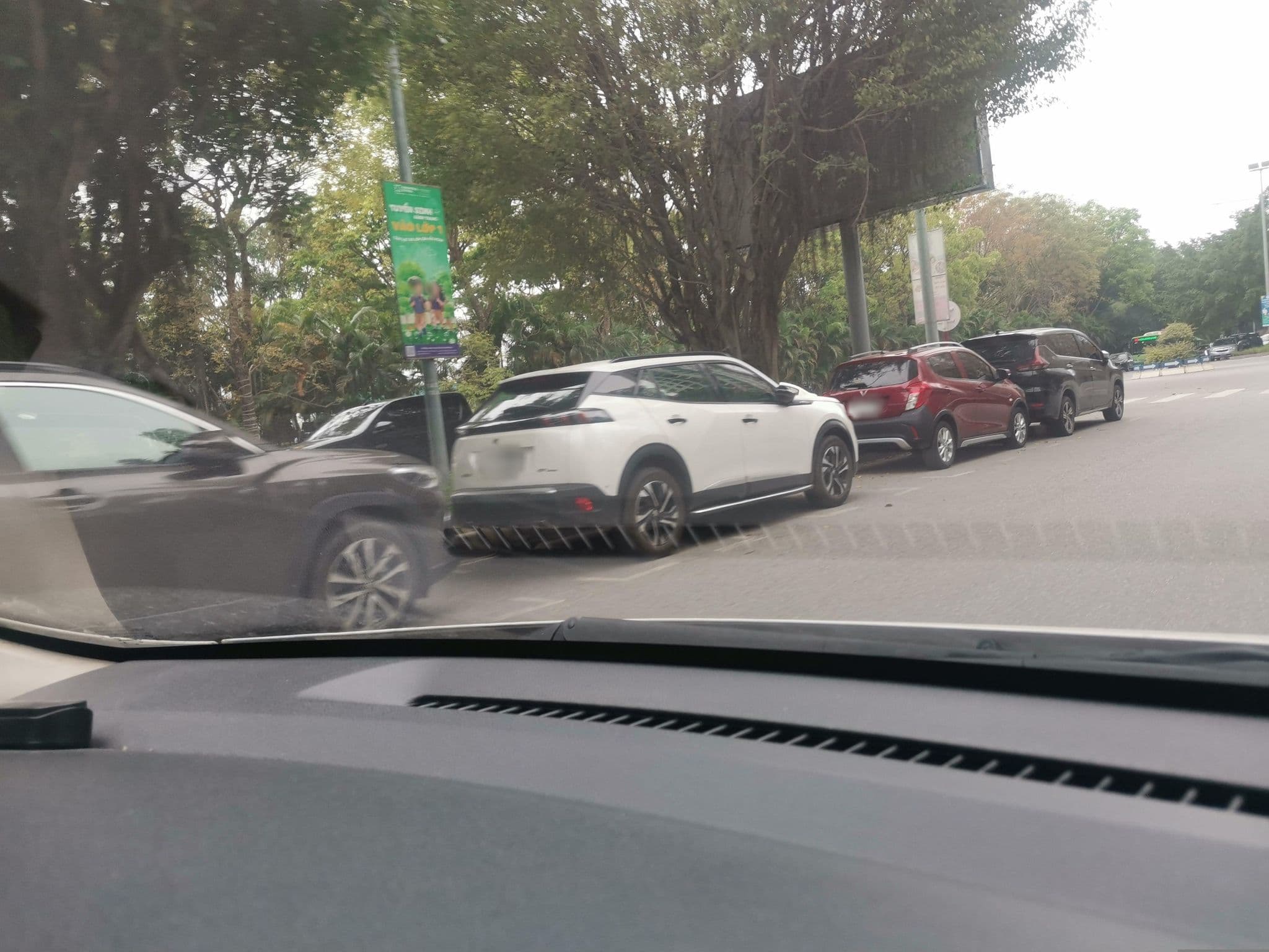 Street view near The First Stay Hotel, Ecopark — © hn_left_2 (CC BY-SA · Mapillary)