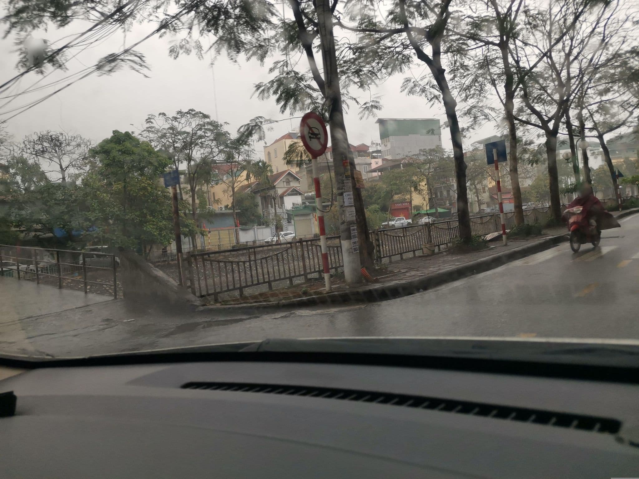 Street view near 143 Nguyễn Chính, Thịnh Liệt, Hoàng Mai, Bạch Mai — © hn_left_2 (CC BY-SA · Mapillary)