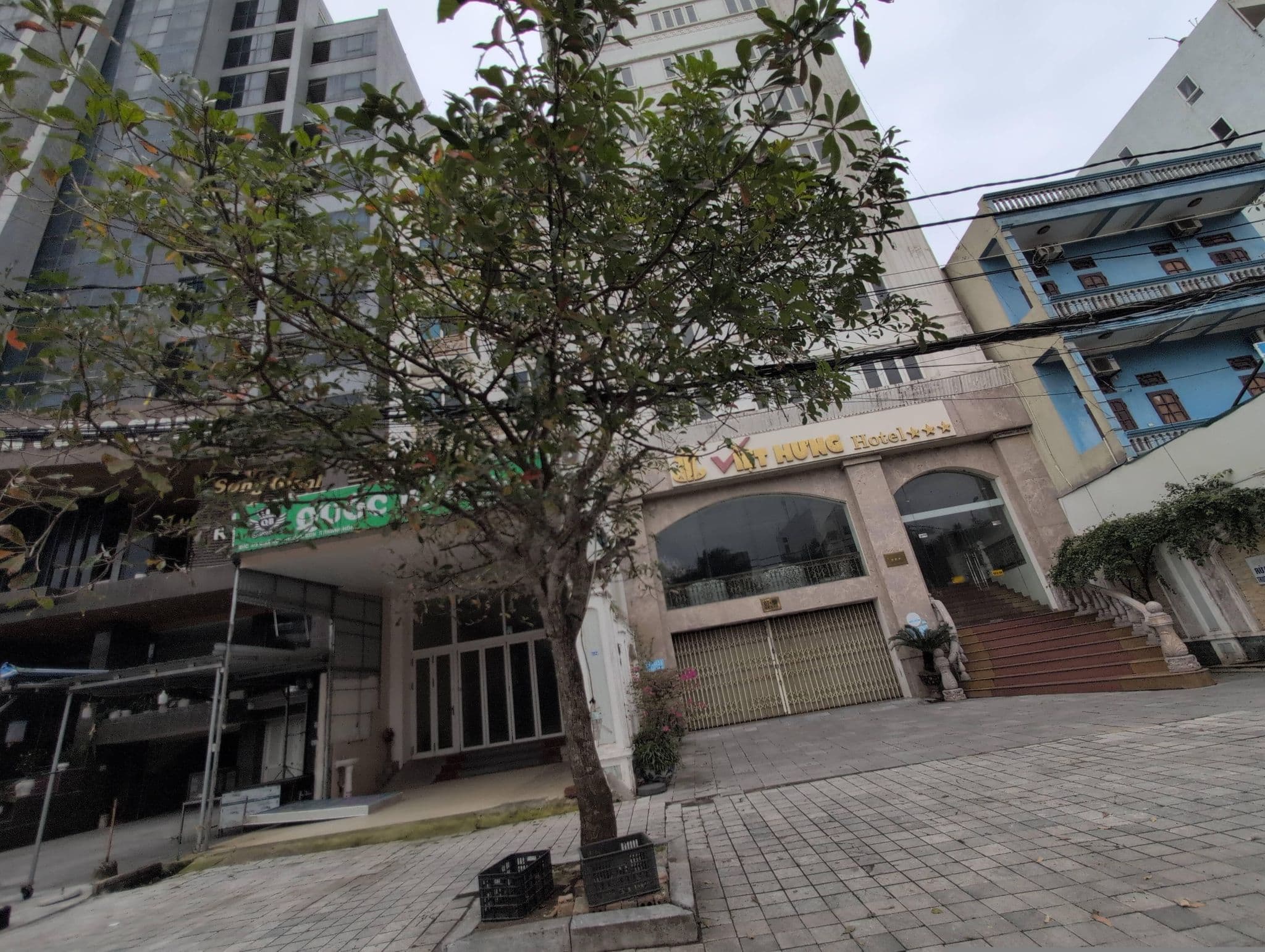 Street view near Việt Hưng Hotel, Sầm Sơn — © JeushsUUZhenw (CC BY-SA · Mapillary)