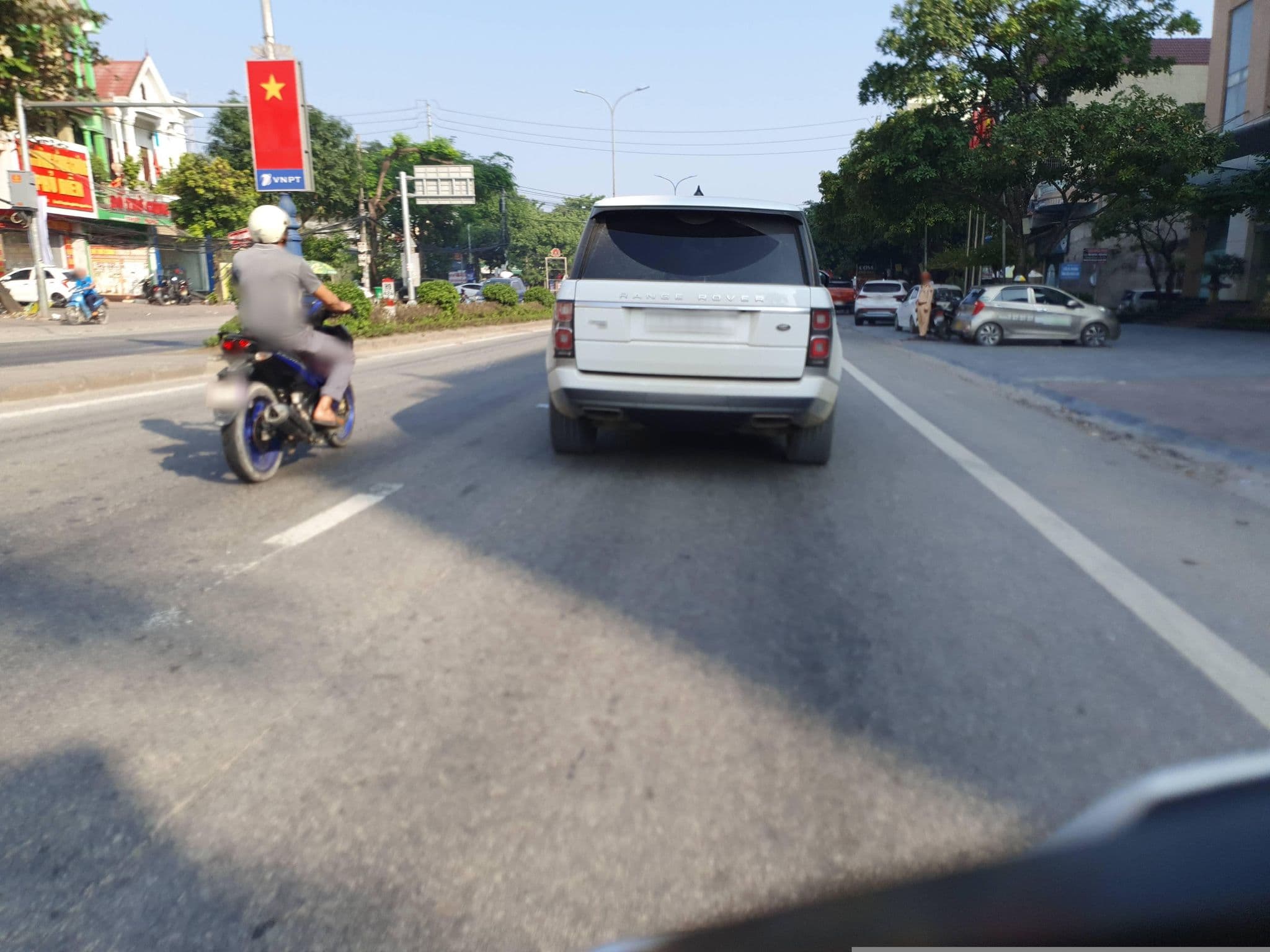 Street view near Ks Mường Thanh Diễn Châu, Diễn Thành — © russmcd (CC BY-SA · Mapillary)