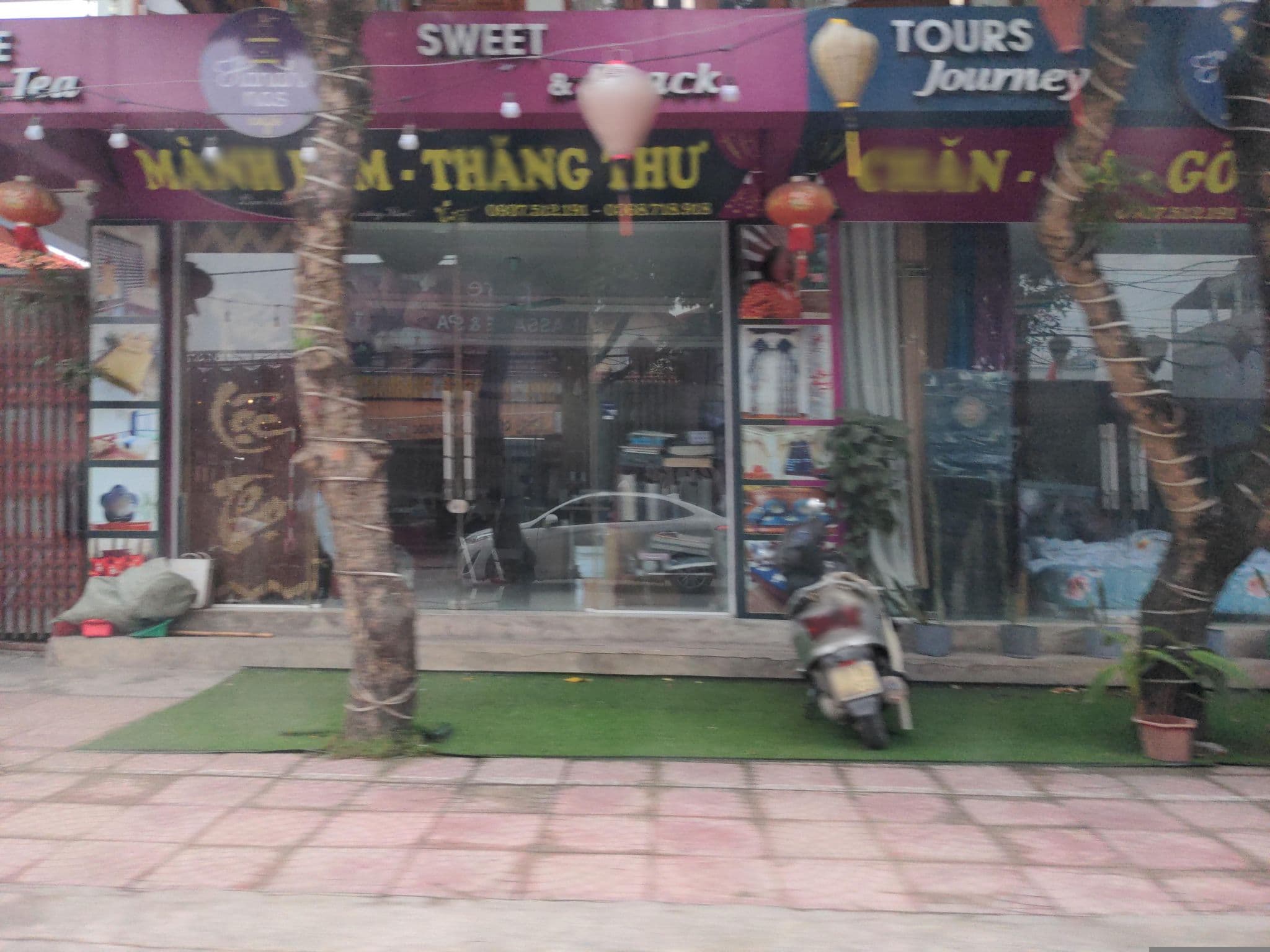 Street view near Tam Coc Family Friendly Homestay, Ninh Bình — © eneerhut (CC BY-SA · Mapillary)