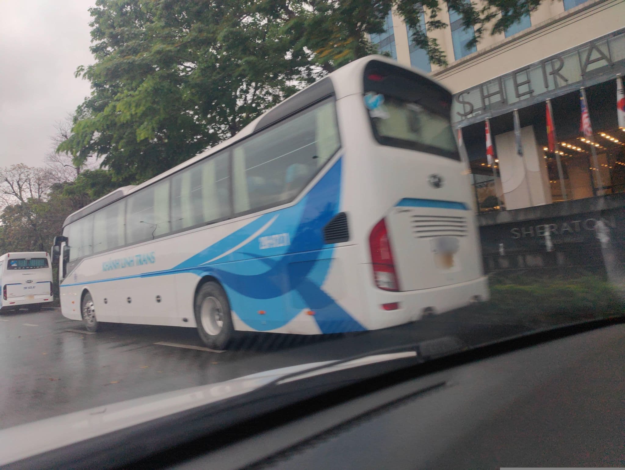 Street view near Học viện Ngoại giao - Khách sạn Crown, Phú Đô — © hn_right_2 (CC BY-SA · Mapillary)