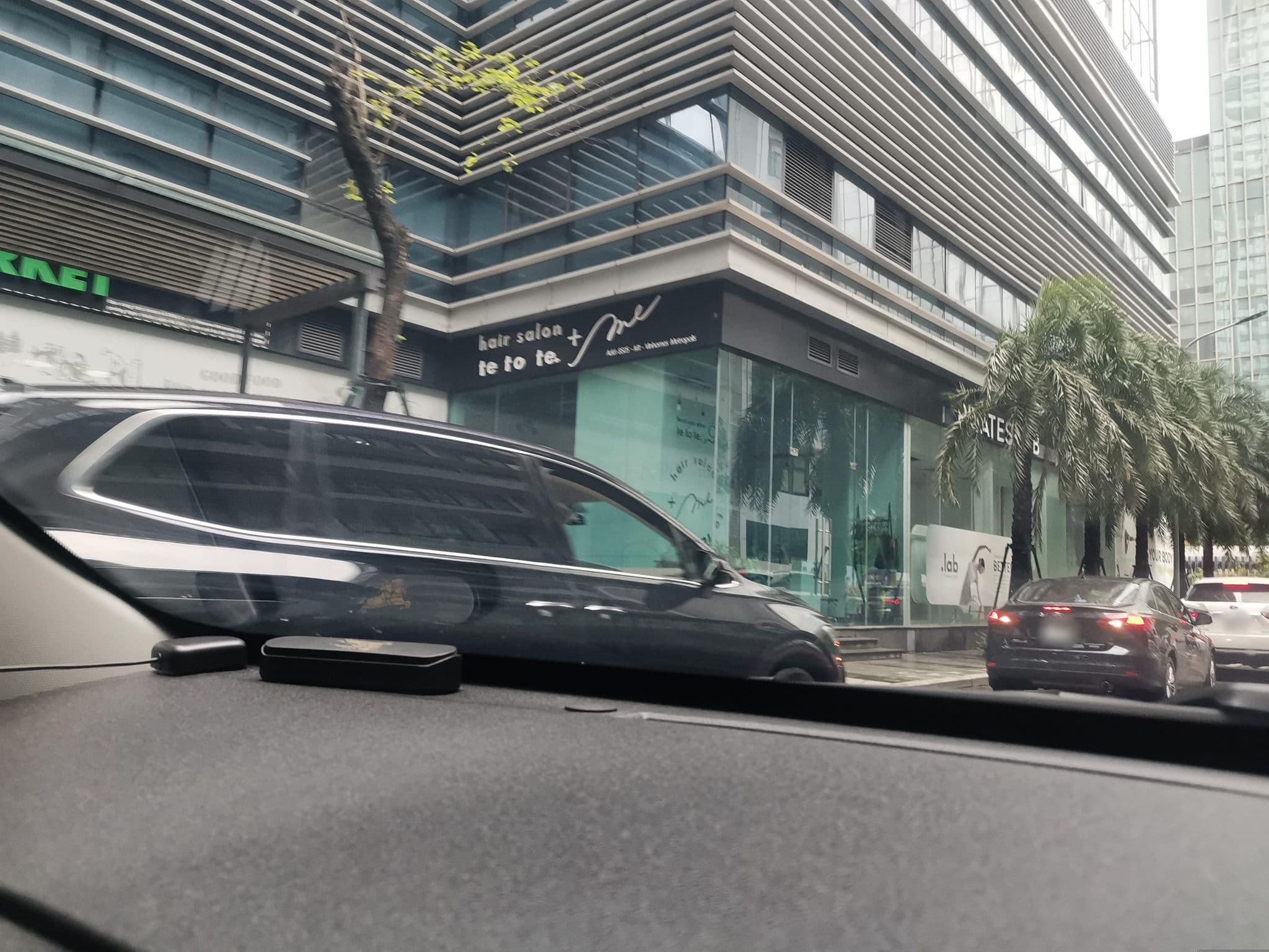 Street view near Shendo Vinhomes Metropolis, Liễu Giai — © hn_left_2 (CC BY-SA · Mapillary)
