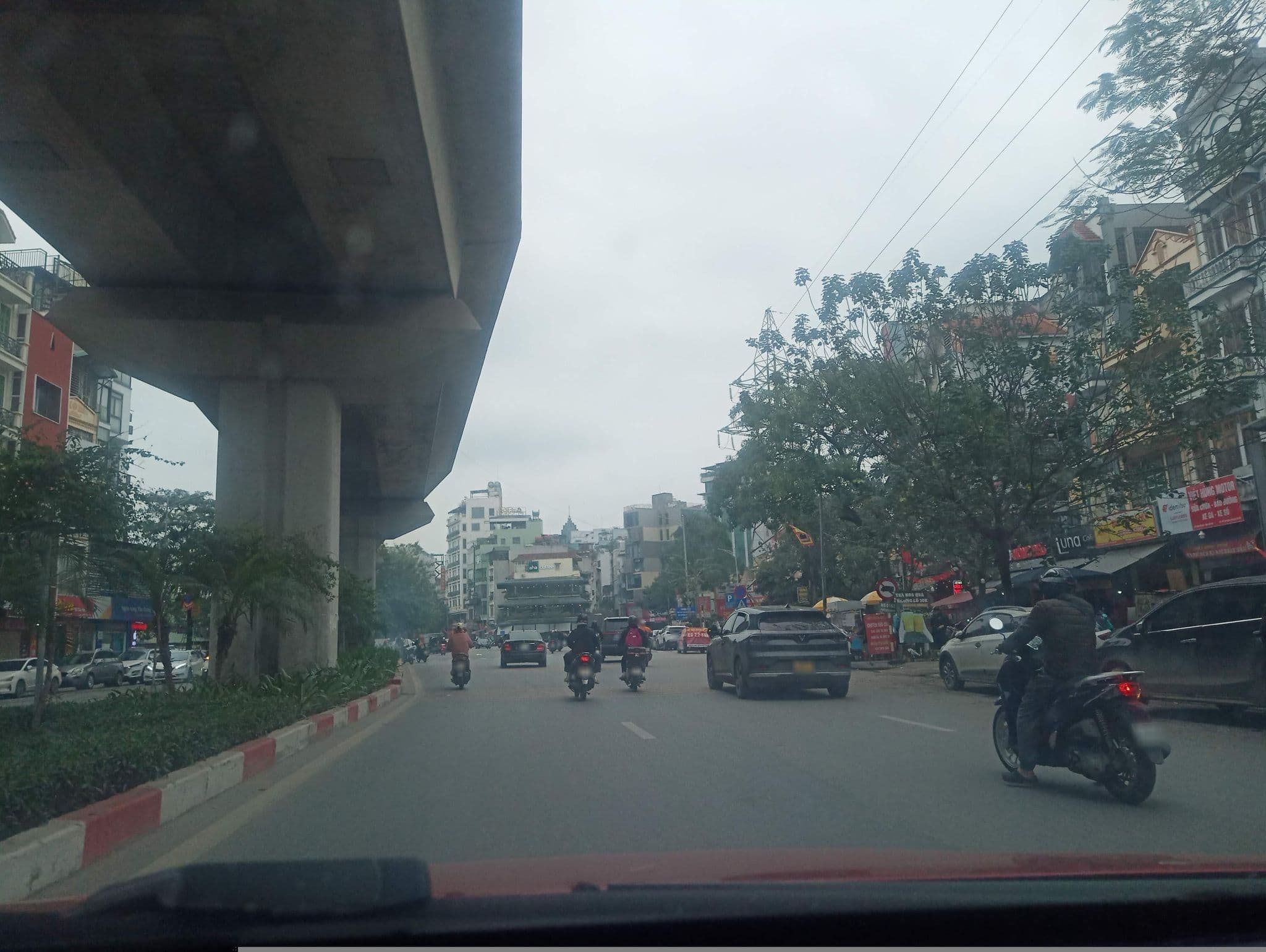 Street view near Hanoi star hotel, Ô Chợ Dừa — © hn_front_1 (CC BY-SA · Mapillary)