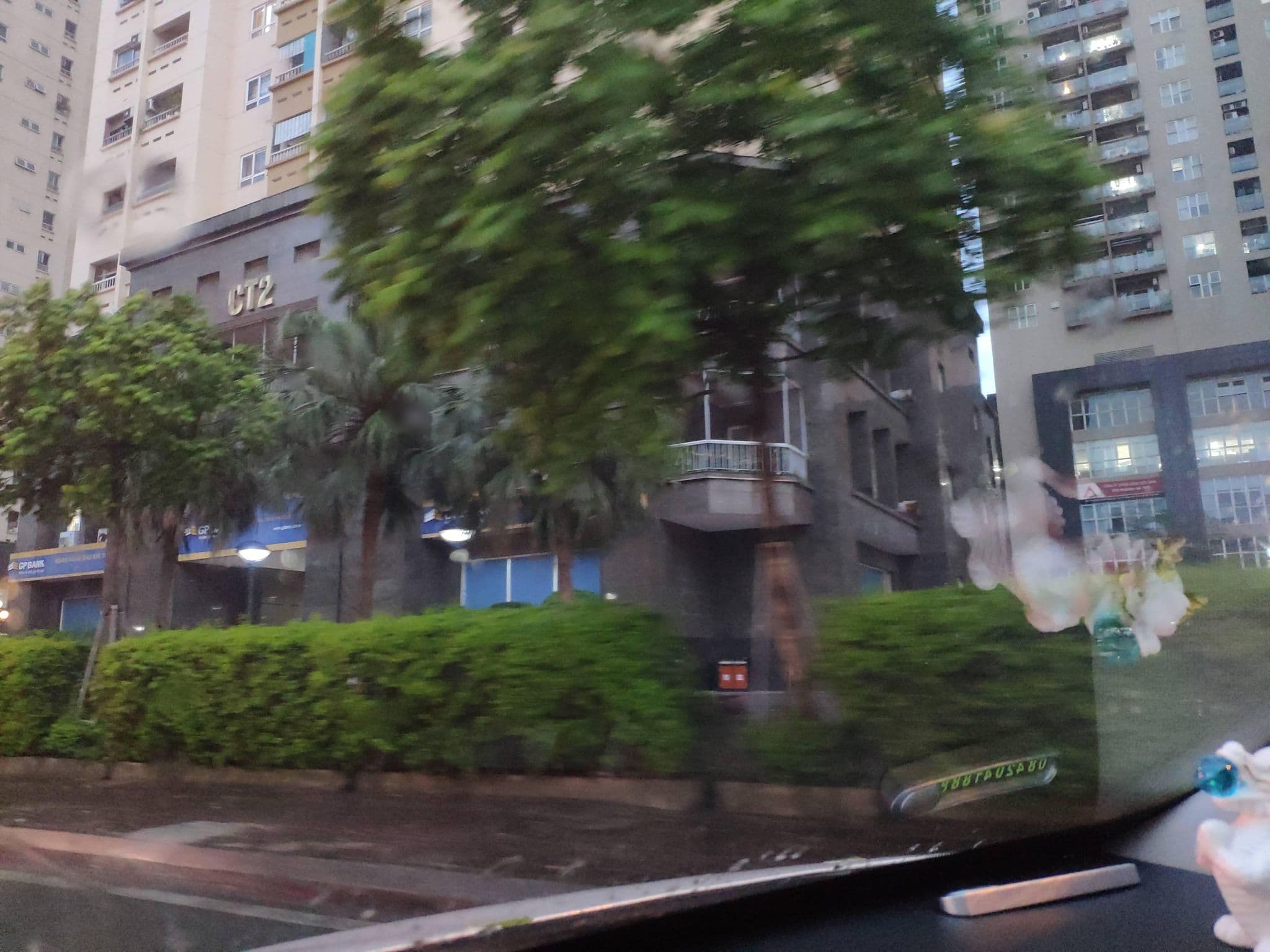 Street view near Pearl Hotel, Yên Hòa — © hn_right_1 (CC BY-SA · Mapillary)