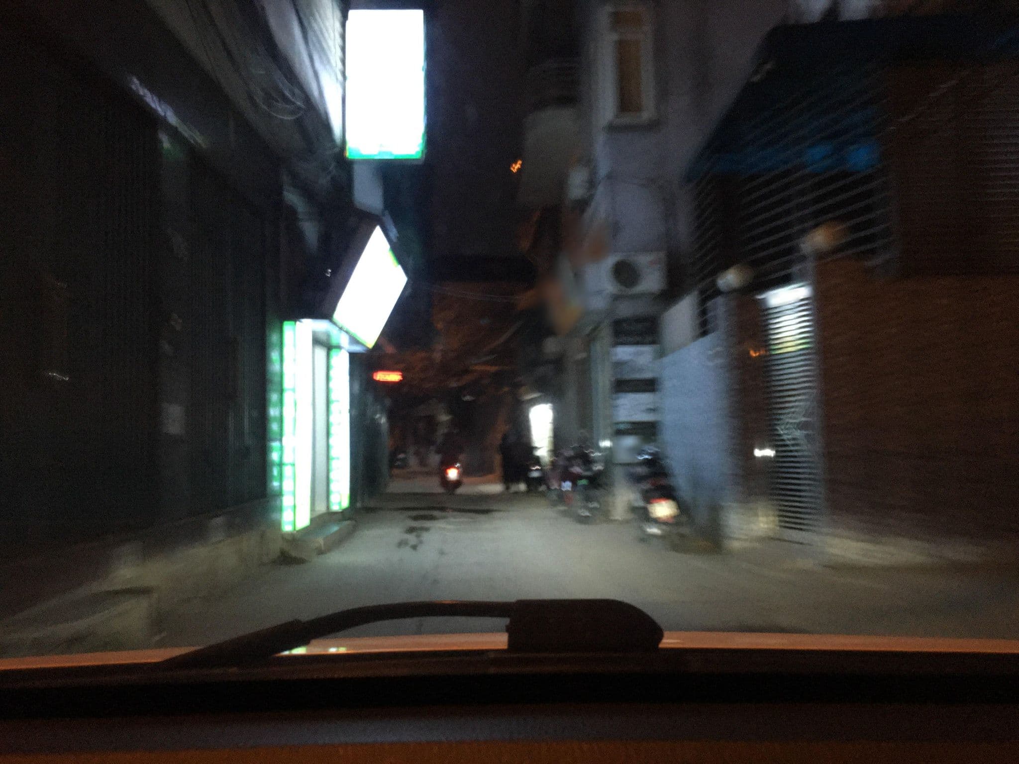 Street view near Khach san Phuong Nam, Liễu Giai — © phoenixmap_right (CC BY-SA · Mapillary)