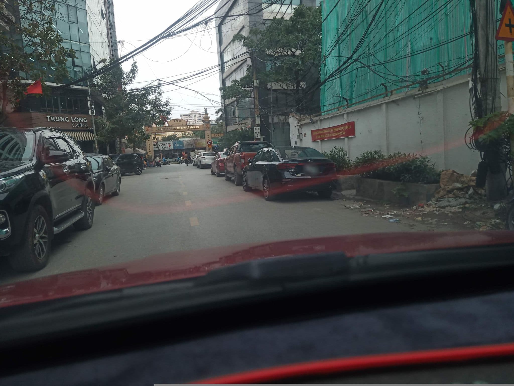 Street view near Saigon Pearl Hotel, Cầu Diễn — © hn_front_1 (CC BY-SA · Mapillary)