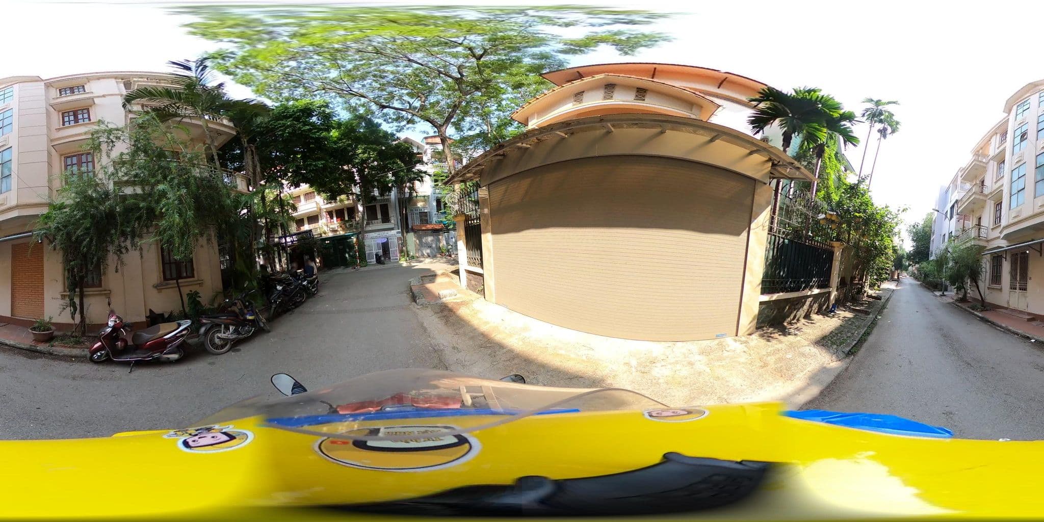 Street view near Thành Đạt Guesthouse, Bạch Mai — © bemaps2_hn (CC BY-SA · Mapillary)