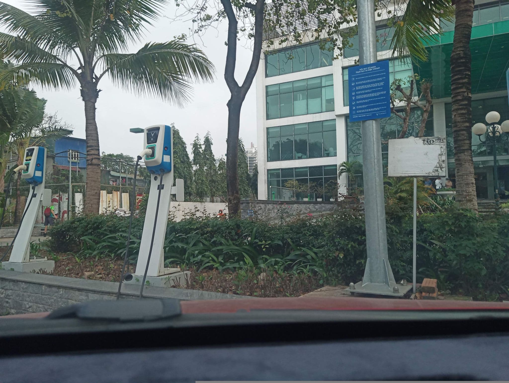 Street view near La Thanh Swimming Pool, Liễu Giai — © hn_front_1 (CC BY-SA · Mapillary)