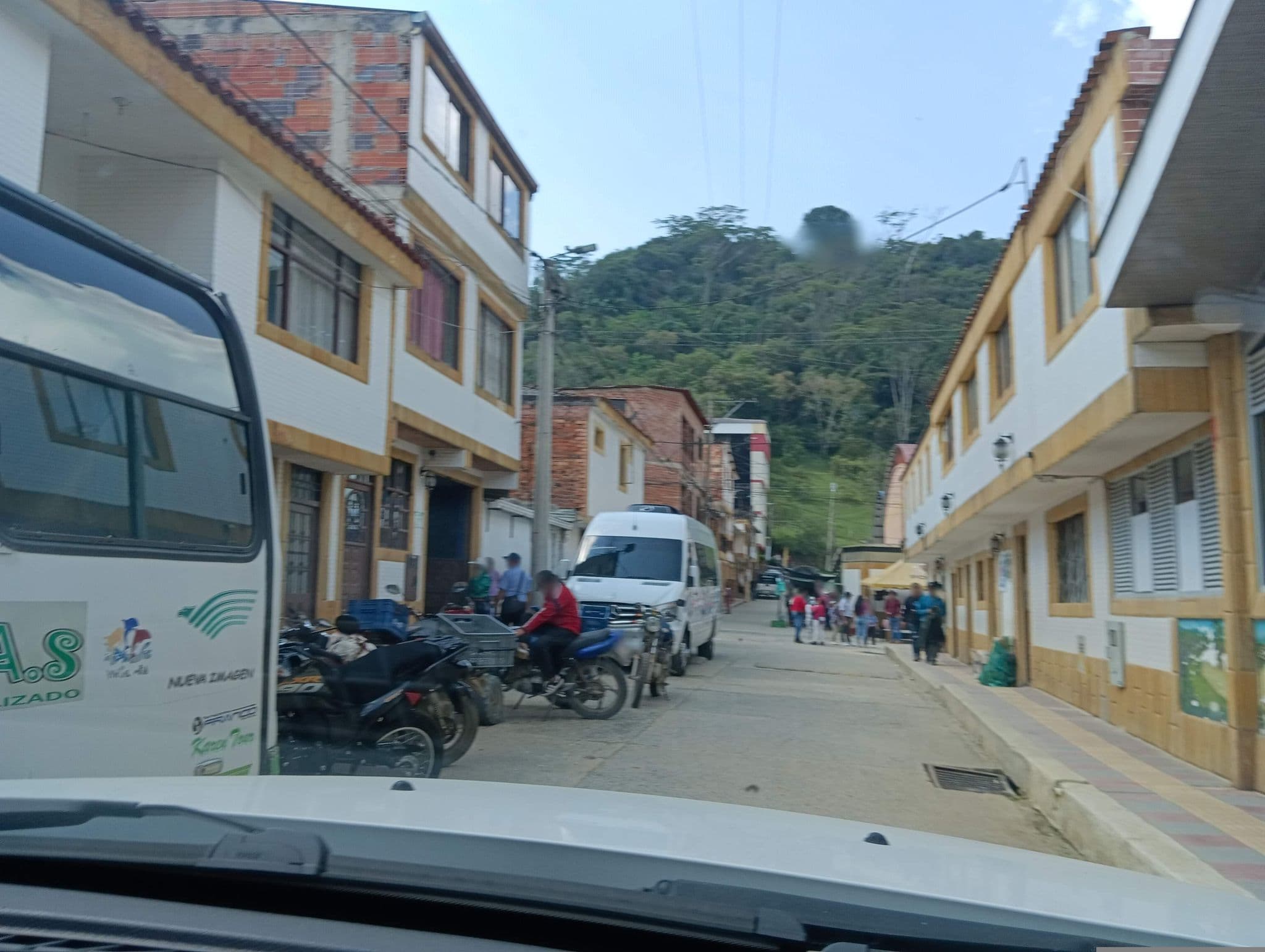 Street view near Hotel y Restaurante Gambita, Santana — © leogiga (CC BY-SA · Mapillary)