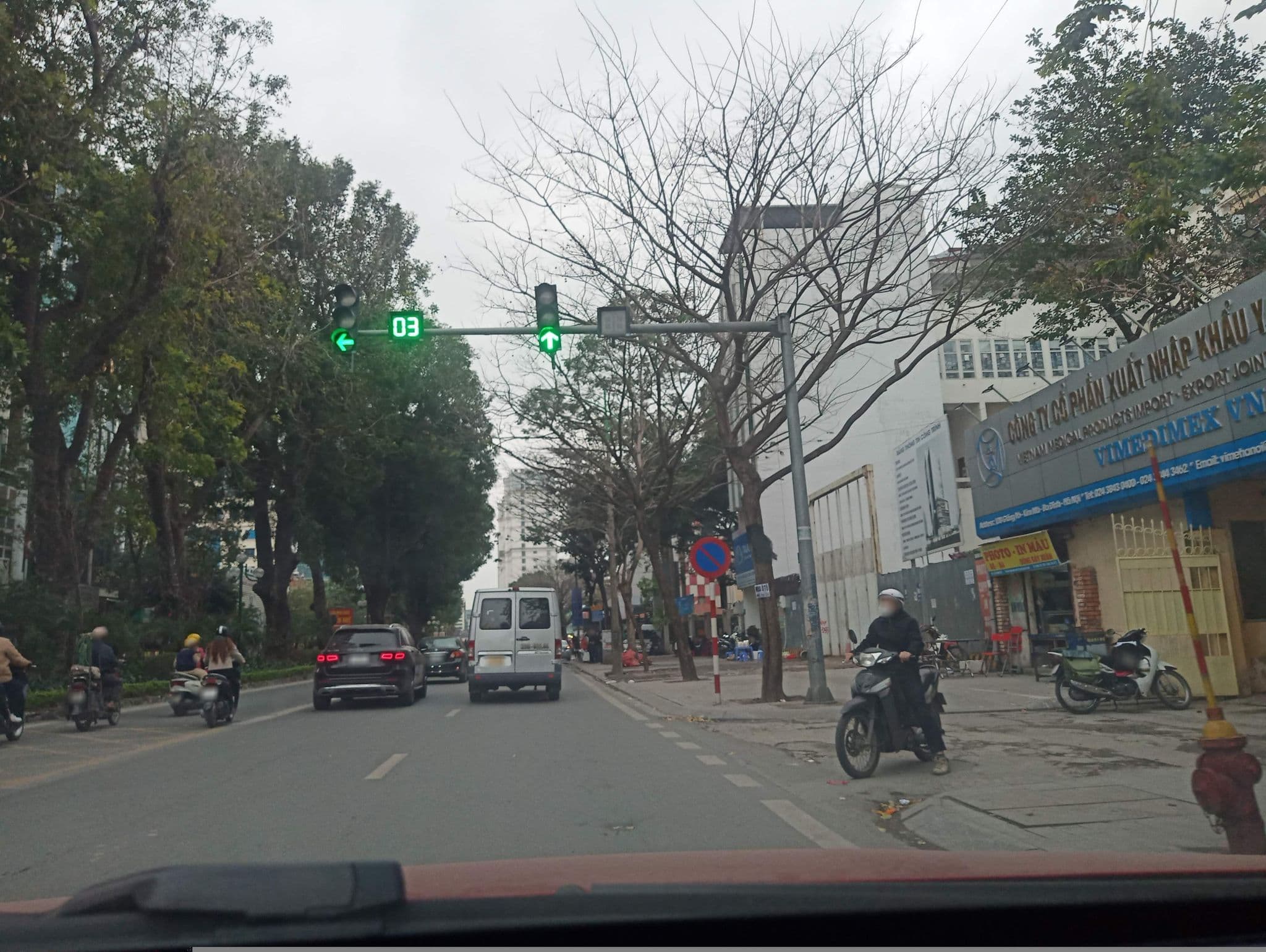 Street view near Grandeur Palace 138B Giảng Võ, Ba Dinh — © hn_front_1 (CC BY-SA · Mapillary)