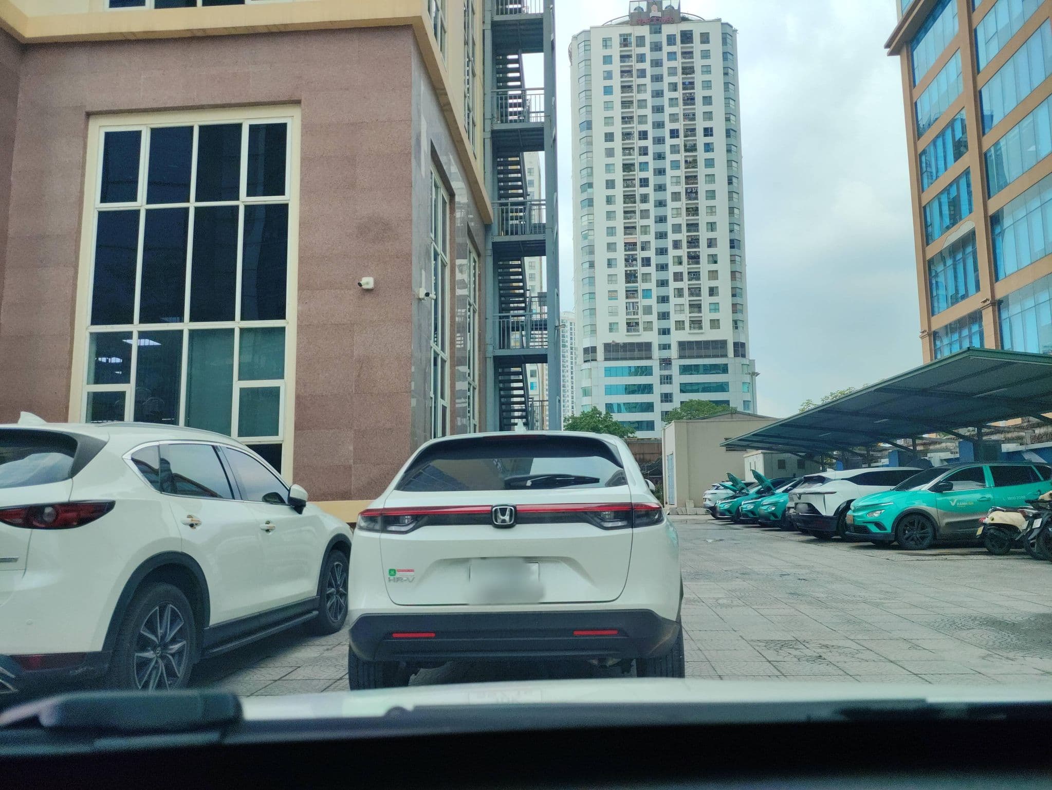 Street view near Grand K Hotel Suites, Yên Hòa — © hn_right_1 (CC BY-SA · Mapillary)