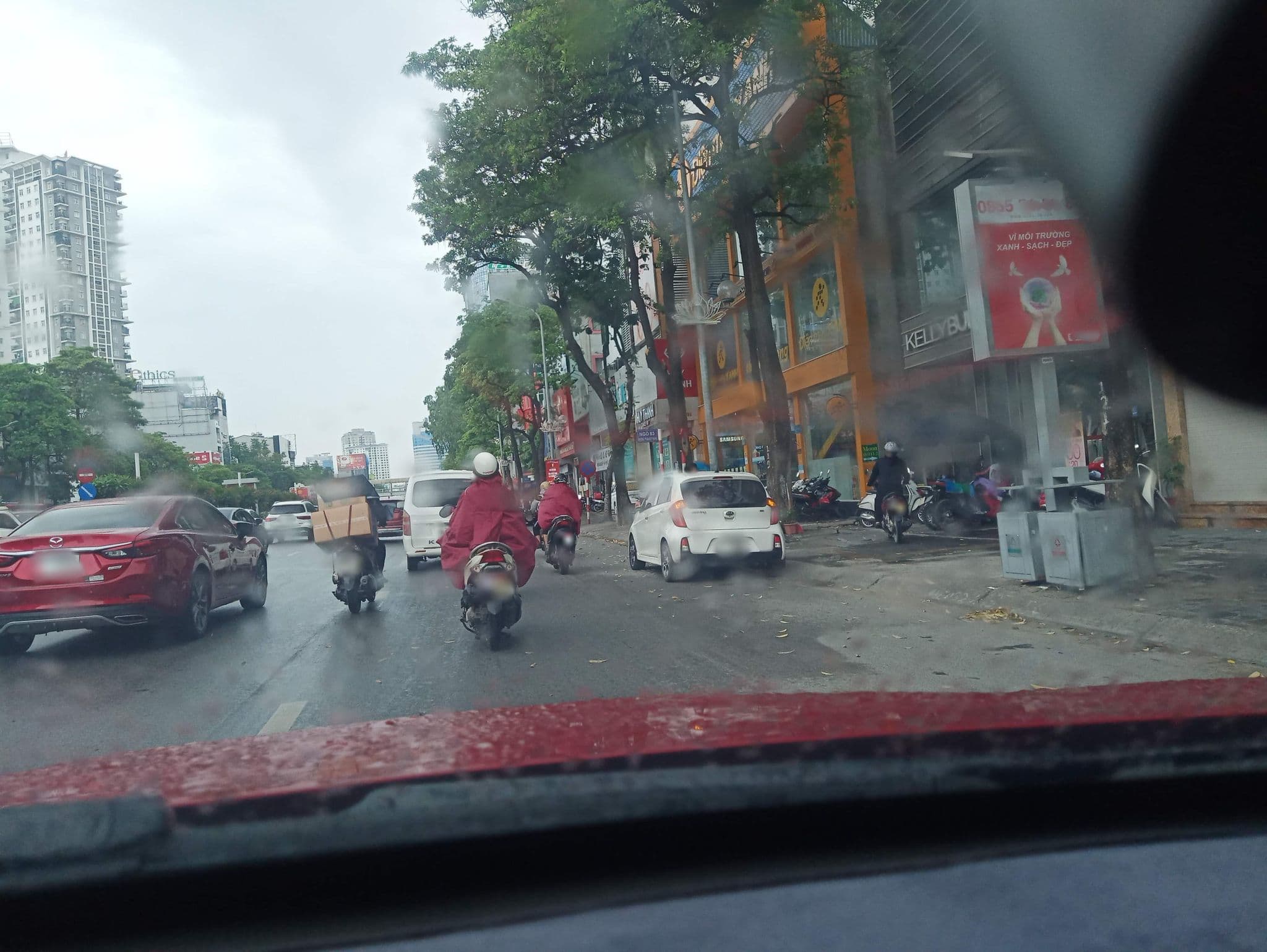 Street view near Lucky Hotel, Láng Thượng — © hn_front_1 (CC BY-SA · Mapillary)
