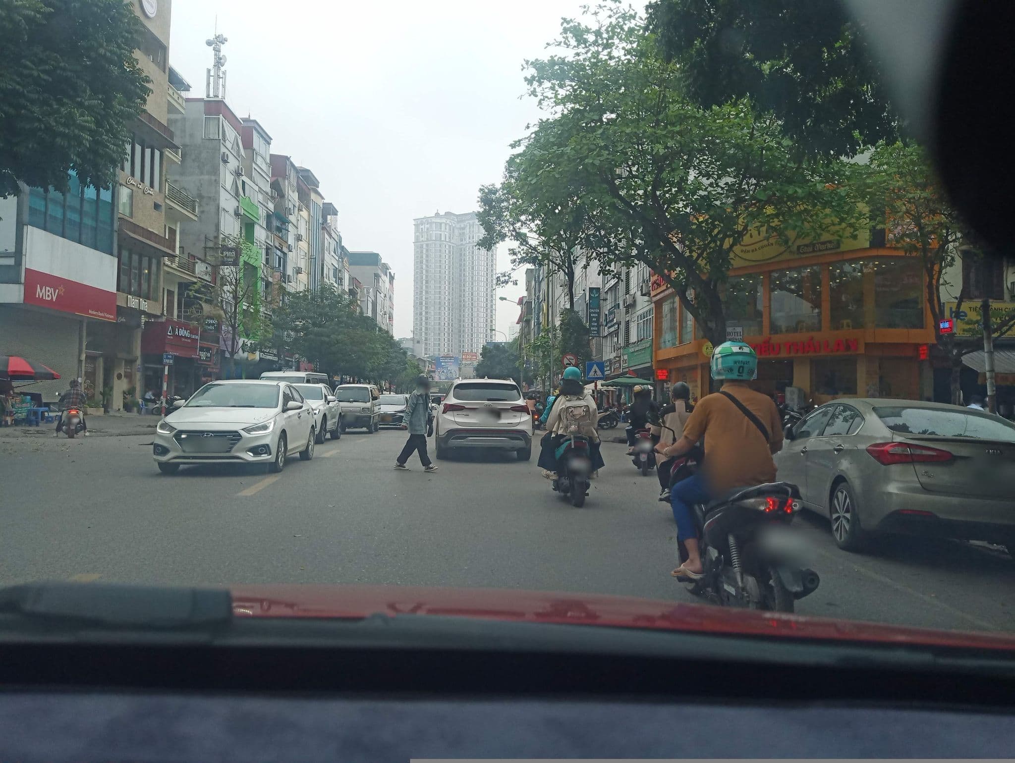Street view near Dai Duong Hotel, Láng Thượng — © hn_front_1 (CC BY-SA · Mapillary)