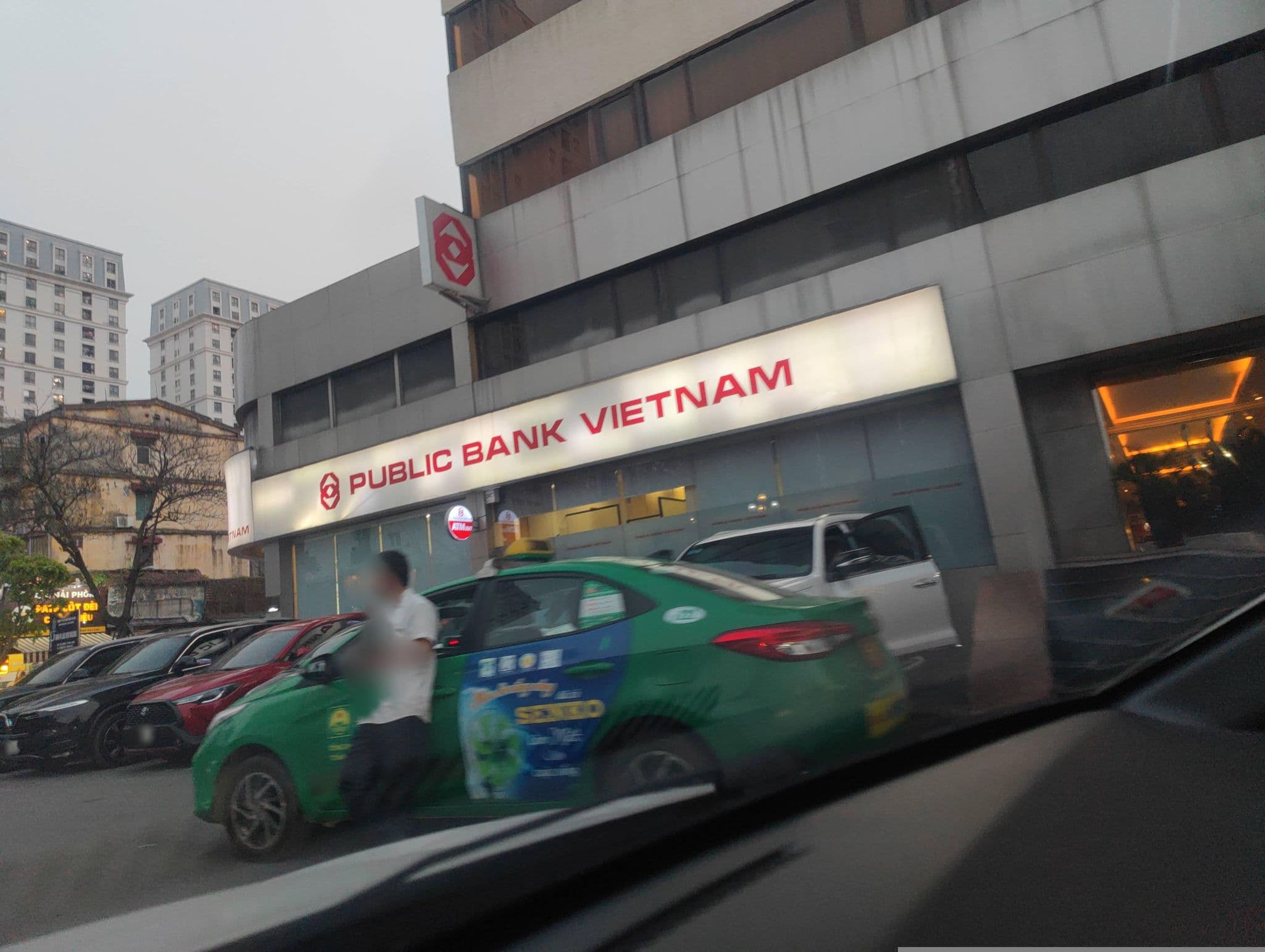 Street view near Khách sạn 325 Giảng Võ, Ô Chợ Dừa — © hn_right_2 (CC BY-SA · Mapillary)