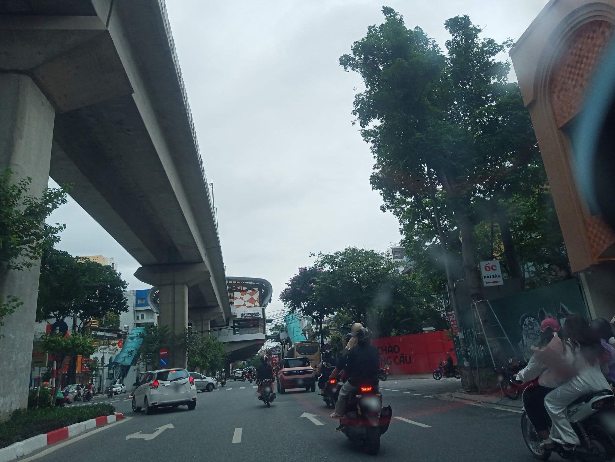 Street view near Saigon Sun Hotel, Ô Chợ Dừa — © hn_front_1 (CC BY-SA · Mapillary)
