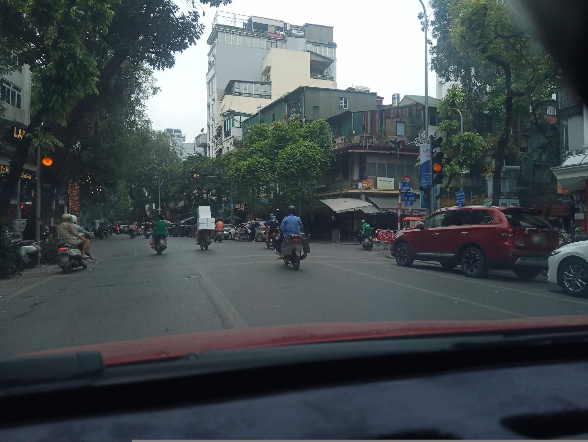 Street view near Indochina 2 Hotel Hanoi, Hoàn Kiếm — © hn_front_1 (CC BY-SA · Mapillary)