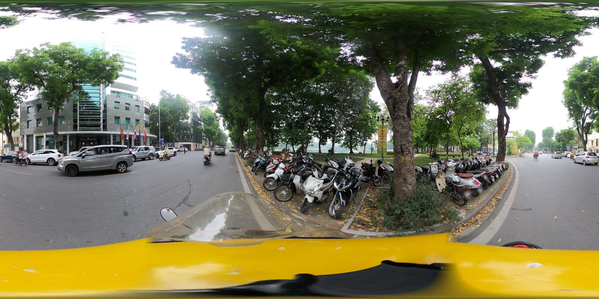 Street view near Hanoi Lakeview, Nguyễn Du — © bemaps_hn_kien (CC BY-SA · Mapillary)