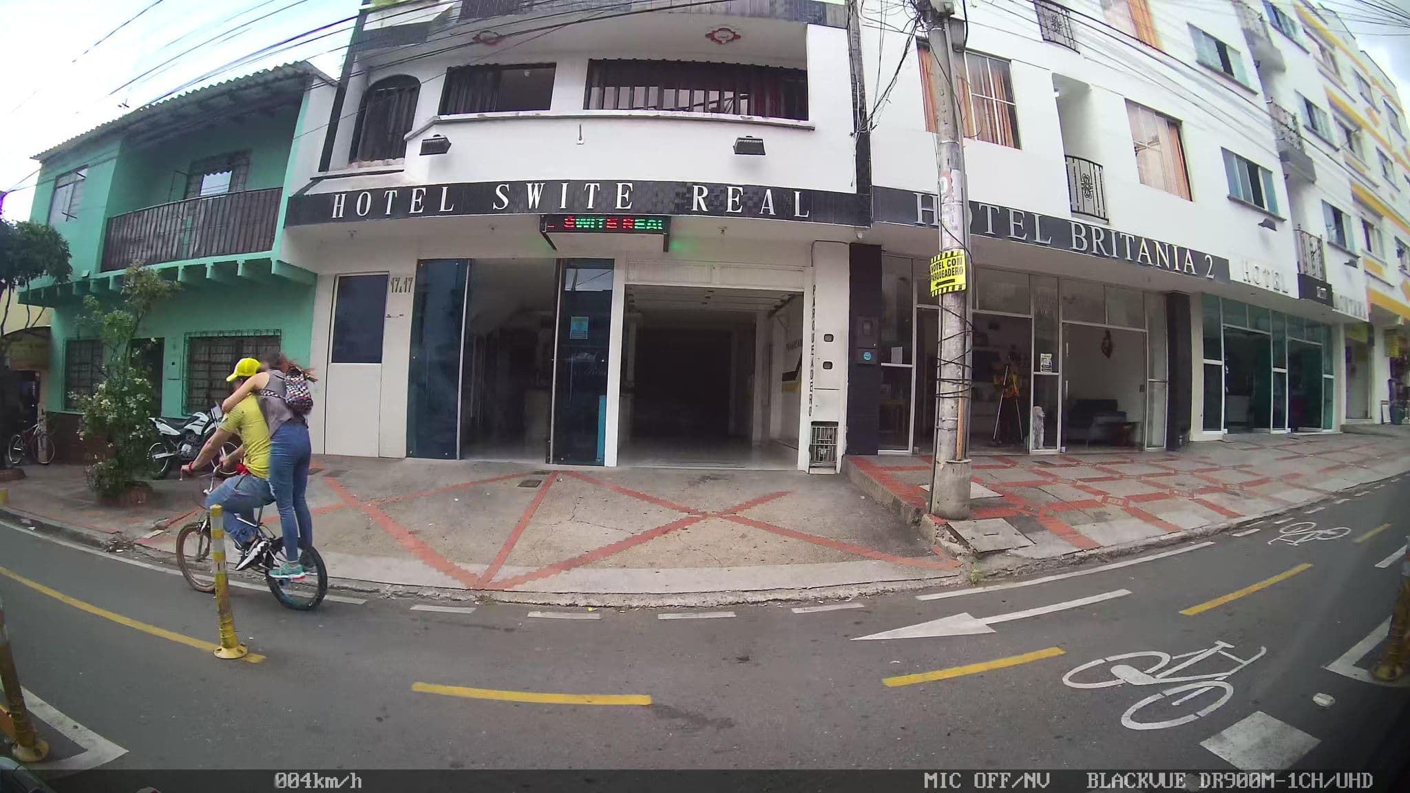 Street view near Hotel Veracruz Real, Bucaramanga — © kaart_2 (CC BY-SA · Mapillary)