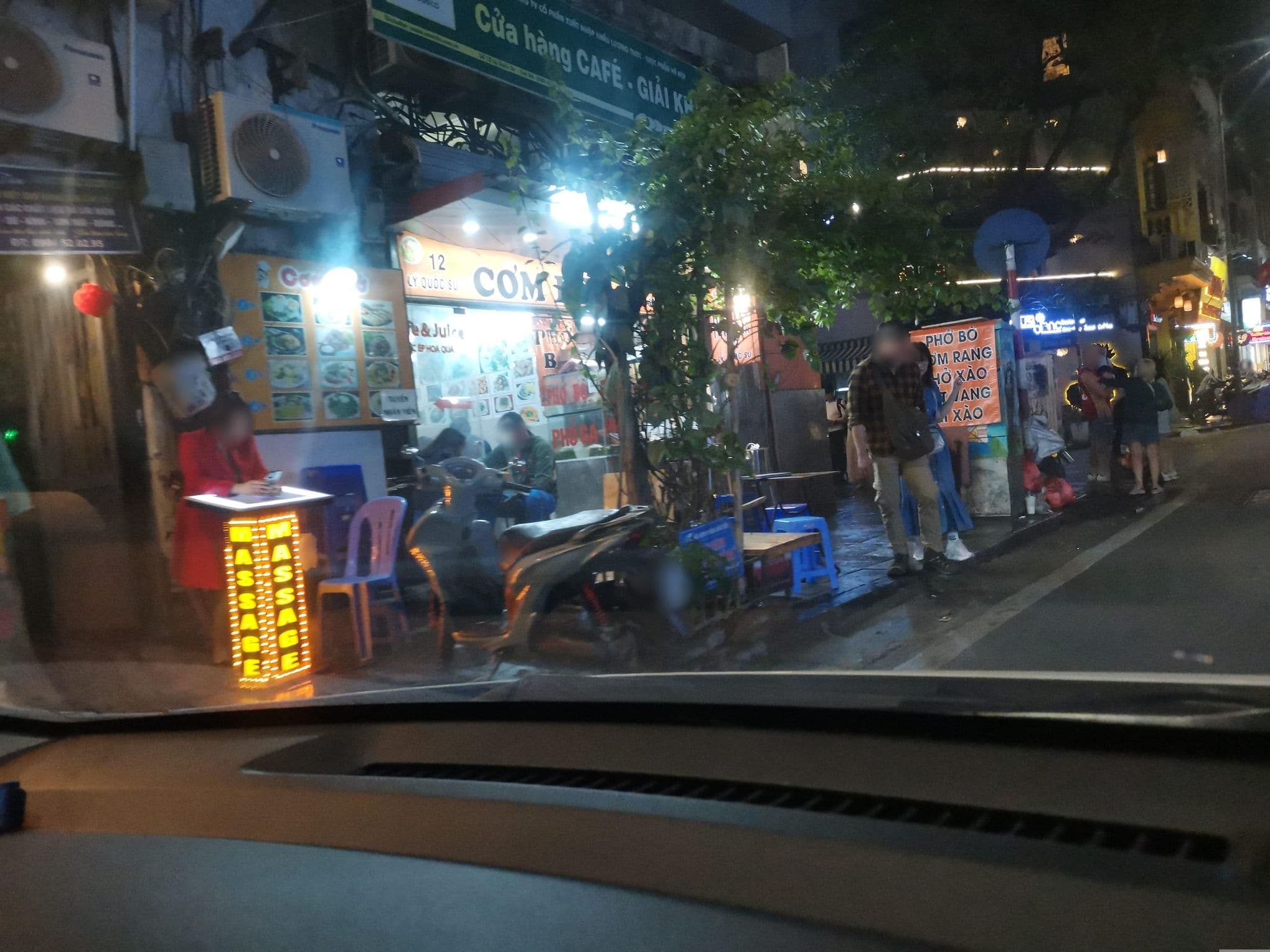 Street view near Tramy, Hoàn Kiếm — © hn_left_2 (CC BY-SA · Mapillary)