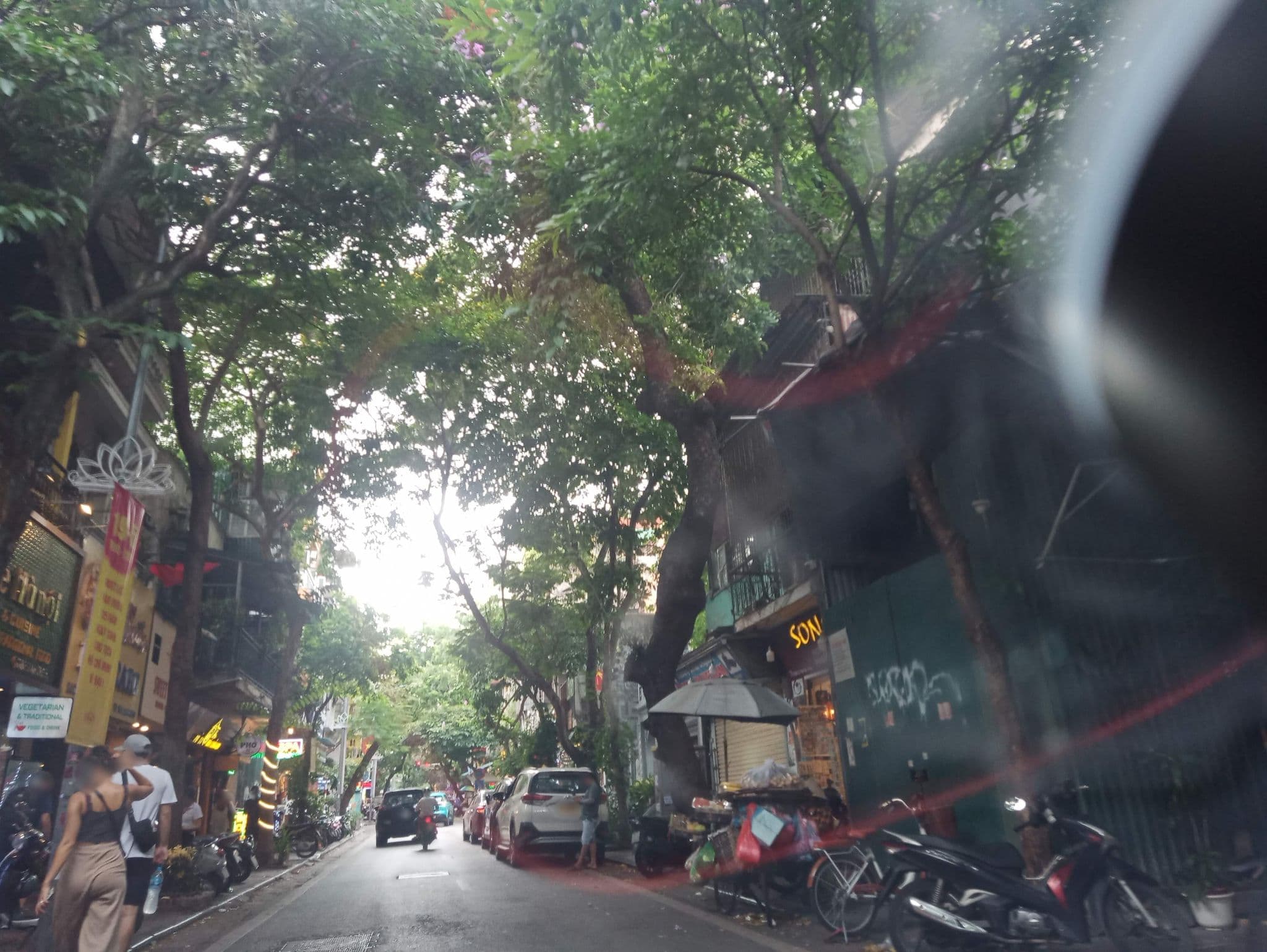 Street view near Le petit Hanoi, Hoàn Kiếm — © hn_front_1 (CC BY-SA · Mapillary)