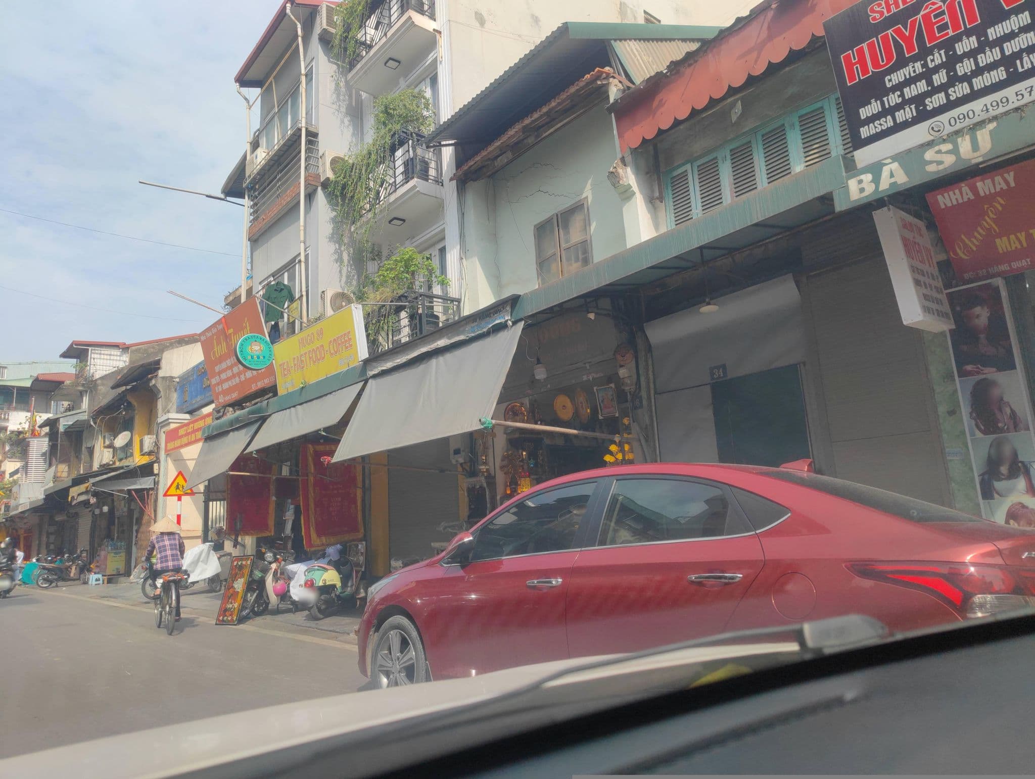 Street view near Green Mango, Hoàn Kiếm — © hn_right_2 (CC BY-SA · Mapillary)