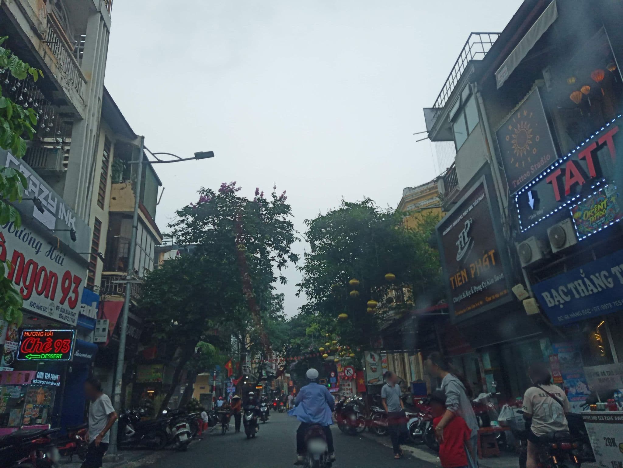 Street view near Luminous Viet Hotel, Hoàn Kiếm — © hn_front_1 (CC BY-SA · Mapillary)
