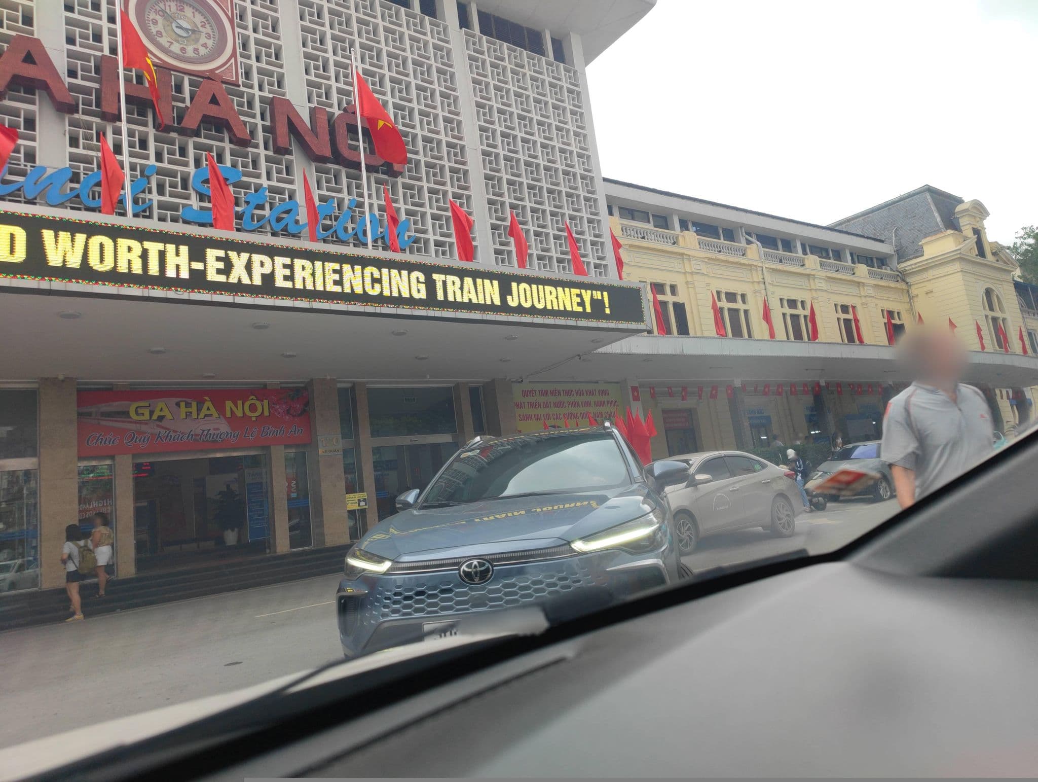 Street view near Mango Hotel, Hanoi — © hn_right_2 (CC BY-SA · Mapillary)