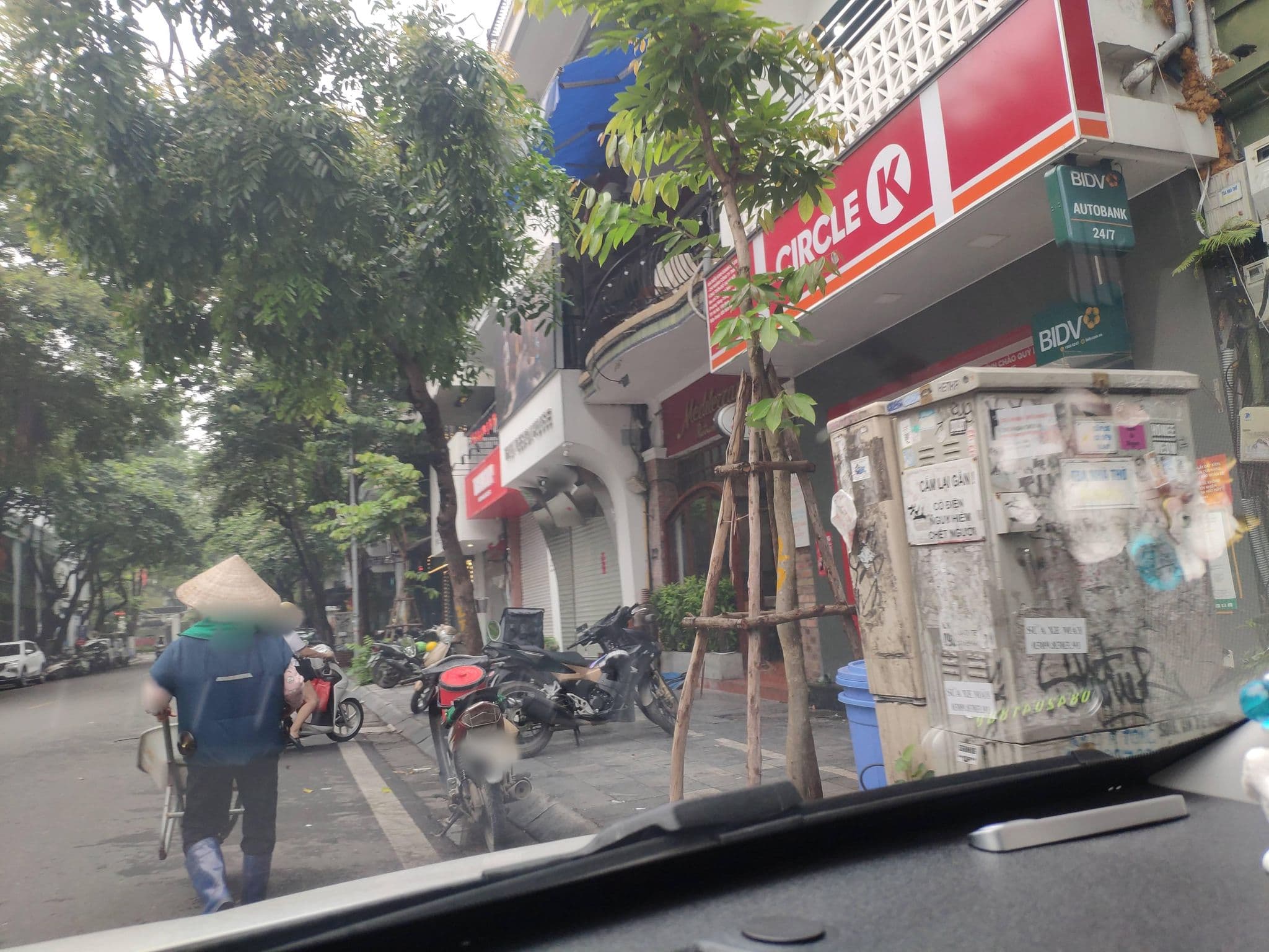 Street view near Minerva Church Hotel, Hoàn Kiếm — © hn_right_1 (CC BY-SA · Mapillary)