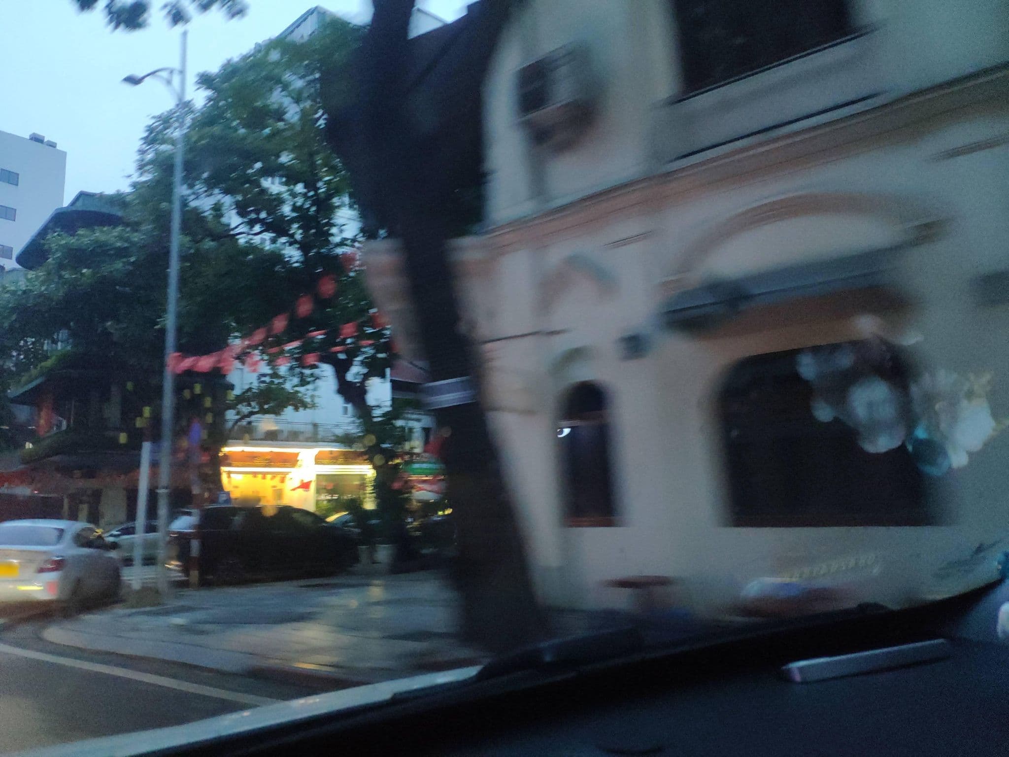 Street view near Hanoi Asia Hotel, Hoàn Kiếm — © hn_right_1 (CC BY-SA · Mapillary)