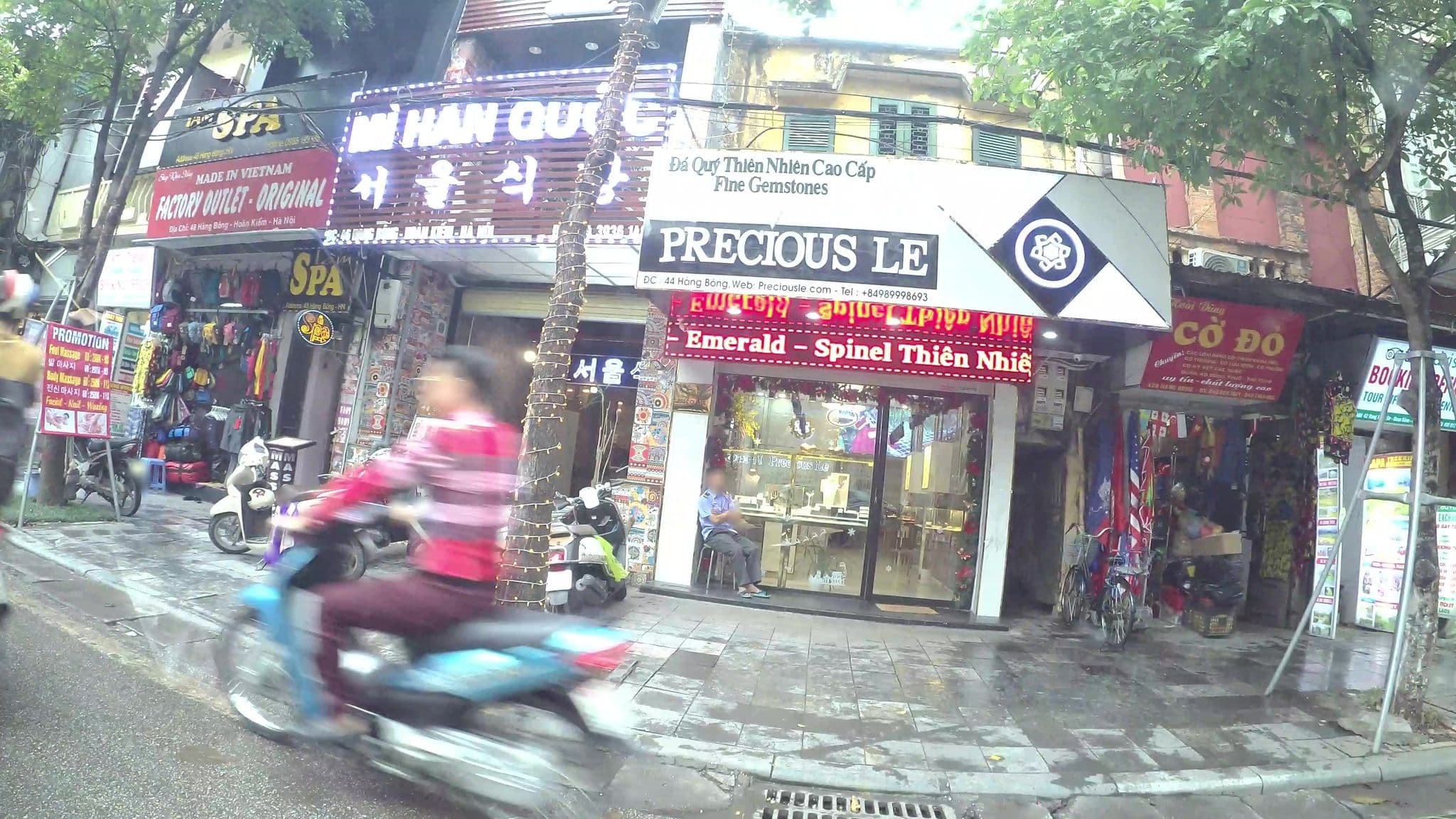 Street view near Mai Charming Boutique Hotel, Hoàn Kiếm — © kaart_3 (CC BY-SA · Mapillary)
