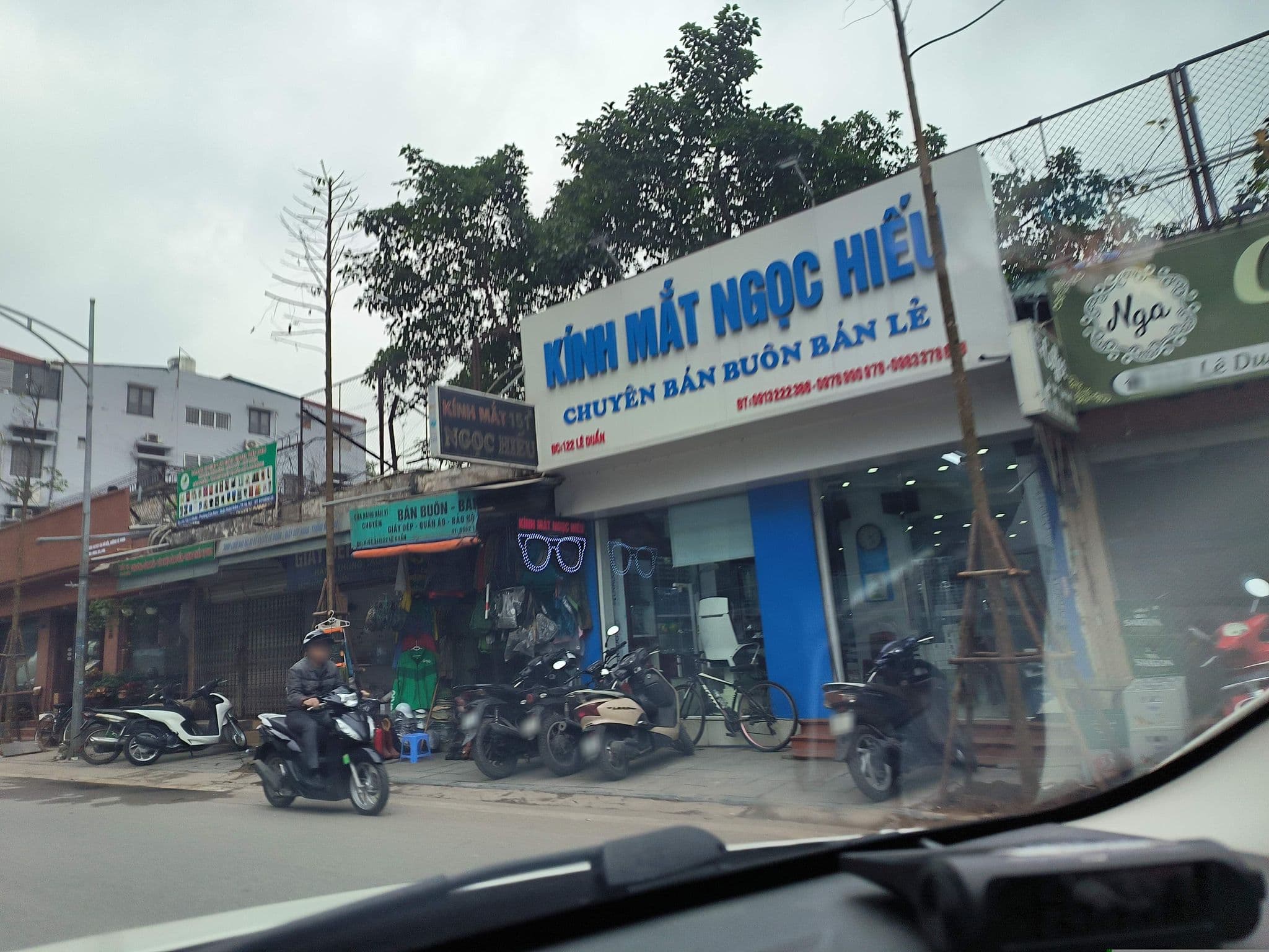 Street view near Nhà Khách Tổng Lđ Lao Động, Hanoi — © hn_right_1 (CC BY-SA · Mapillary)
