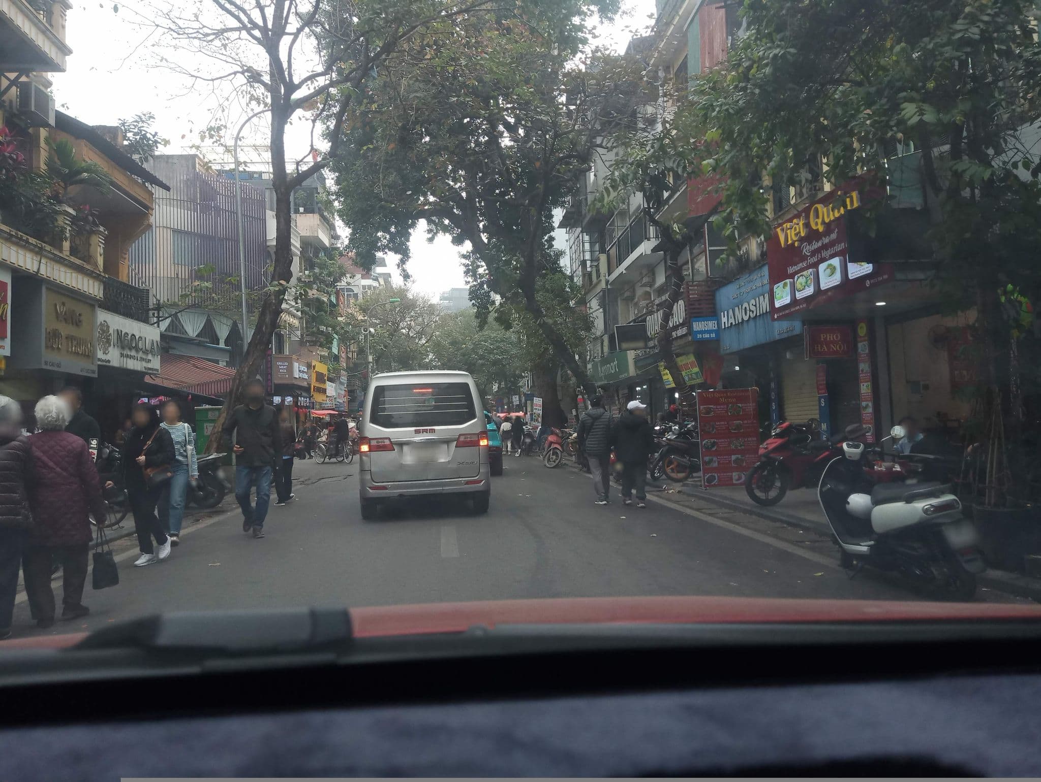 Street view near Hanoian Lakeside Hotel, Hoàn Kiếm — © hn_front_1 (CC BY-SA · Mapillary)