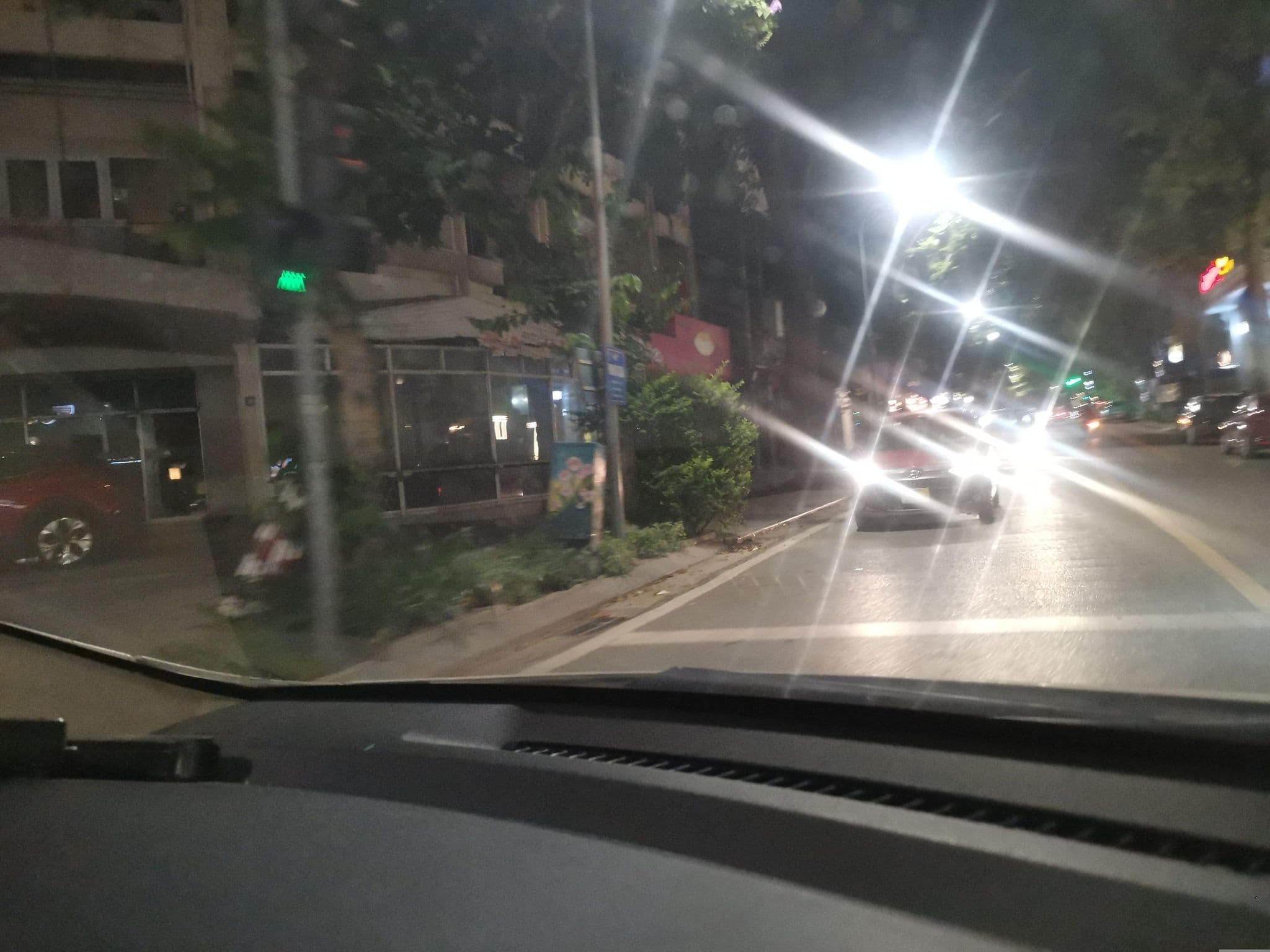 Street view near Saigon Hotel Hanoi, Hanoi — © hn_left_2 (CC BY-SA · Mapillary)