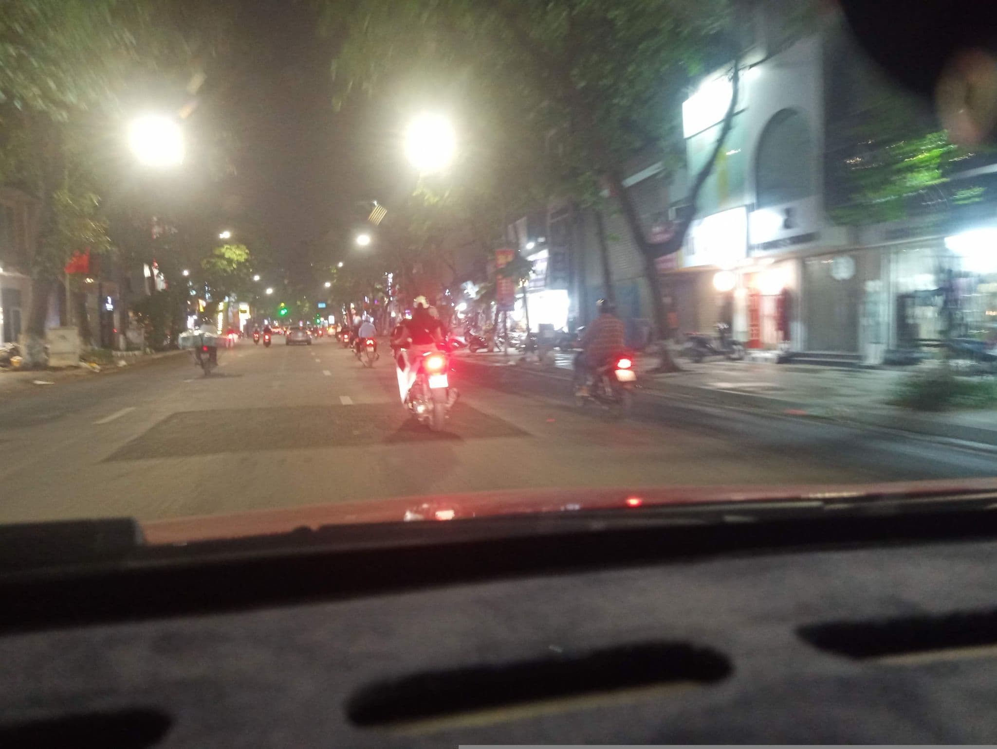 Street view near Flamingo hotel, Hai Bà Trưng — © hn_front_1 (CC BY-SA · Mapillary)