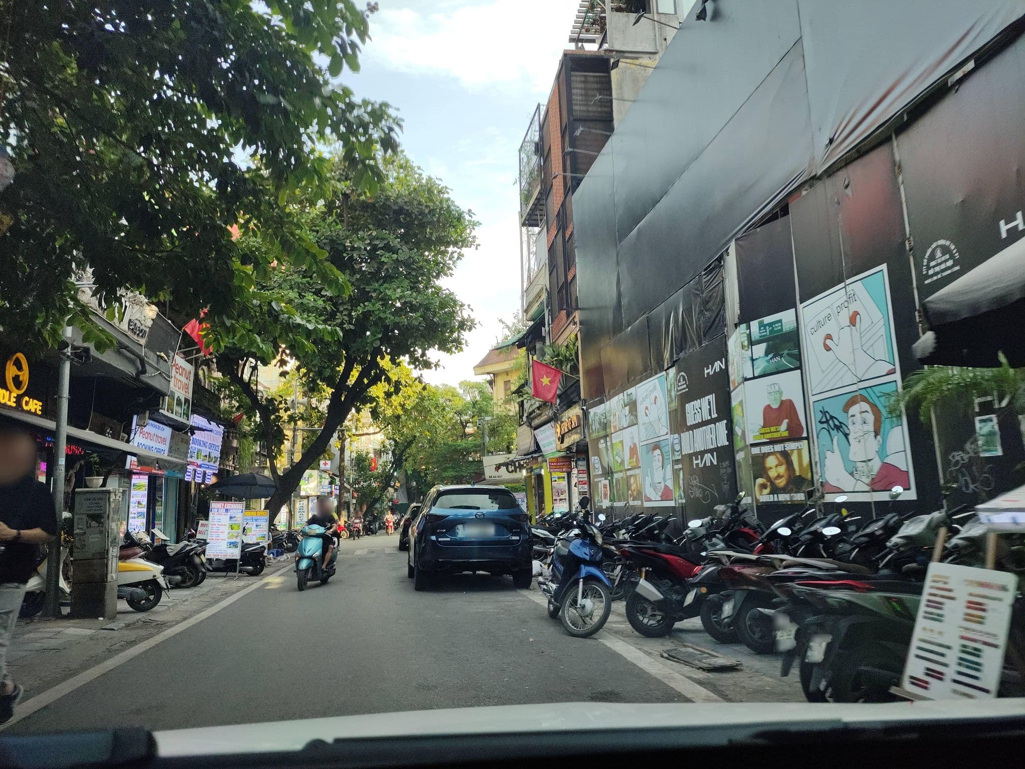 Street view near Hanoi Style Hotel, Hoàn Kiếm — © hn_right_1 (CC BY-SA · Mapillary)