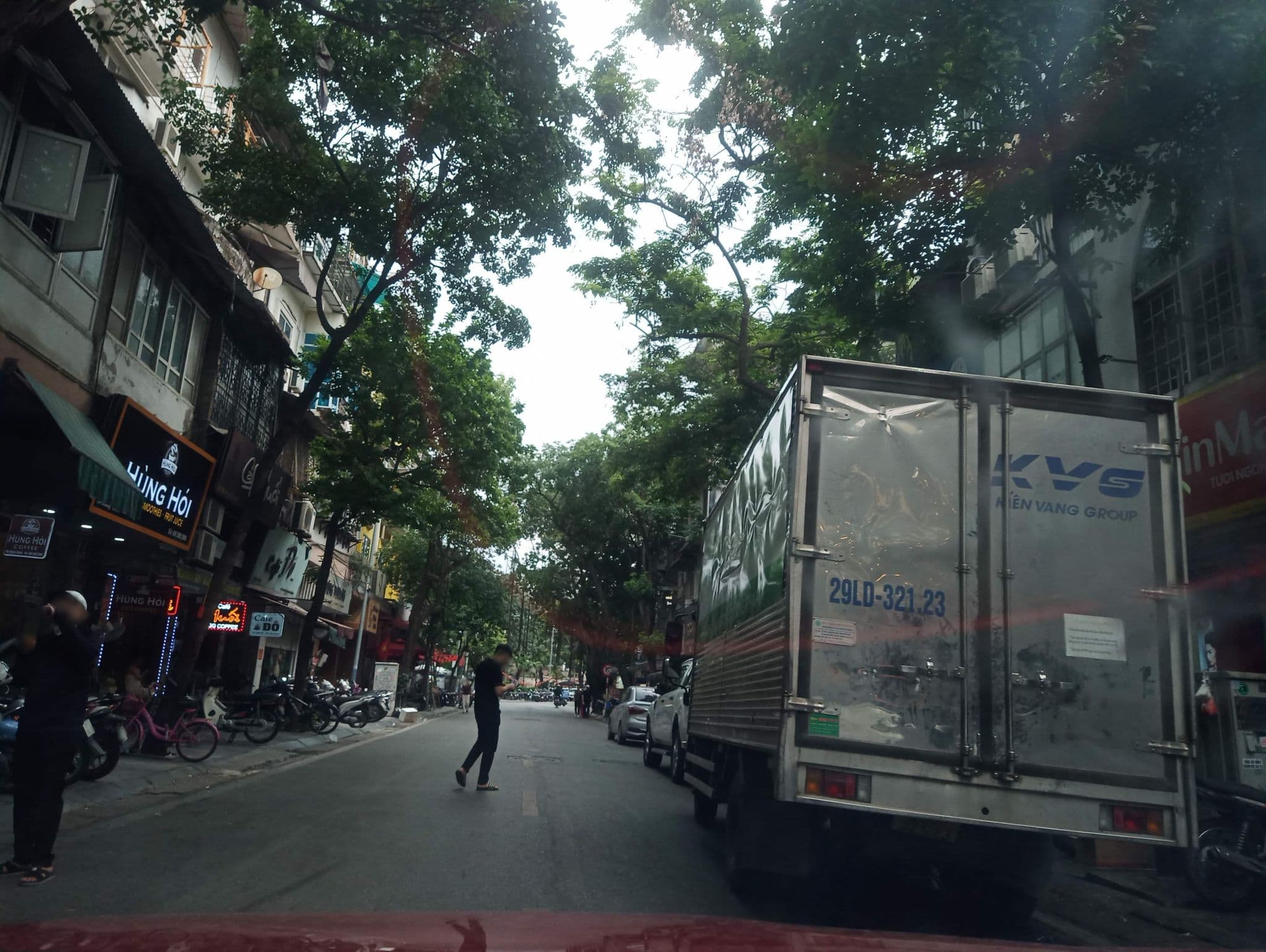Street view near Joseph's Hang Da Hotel, Hoàn Kiếm — © hn_front_1 (CC BY-SA · Mapillary)