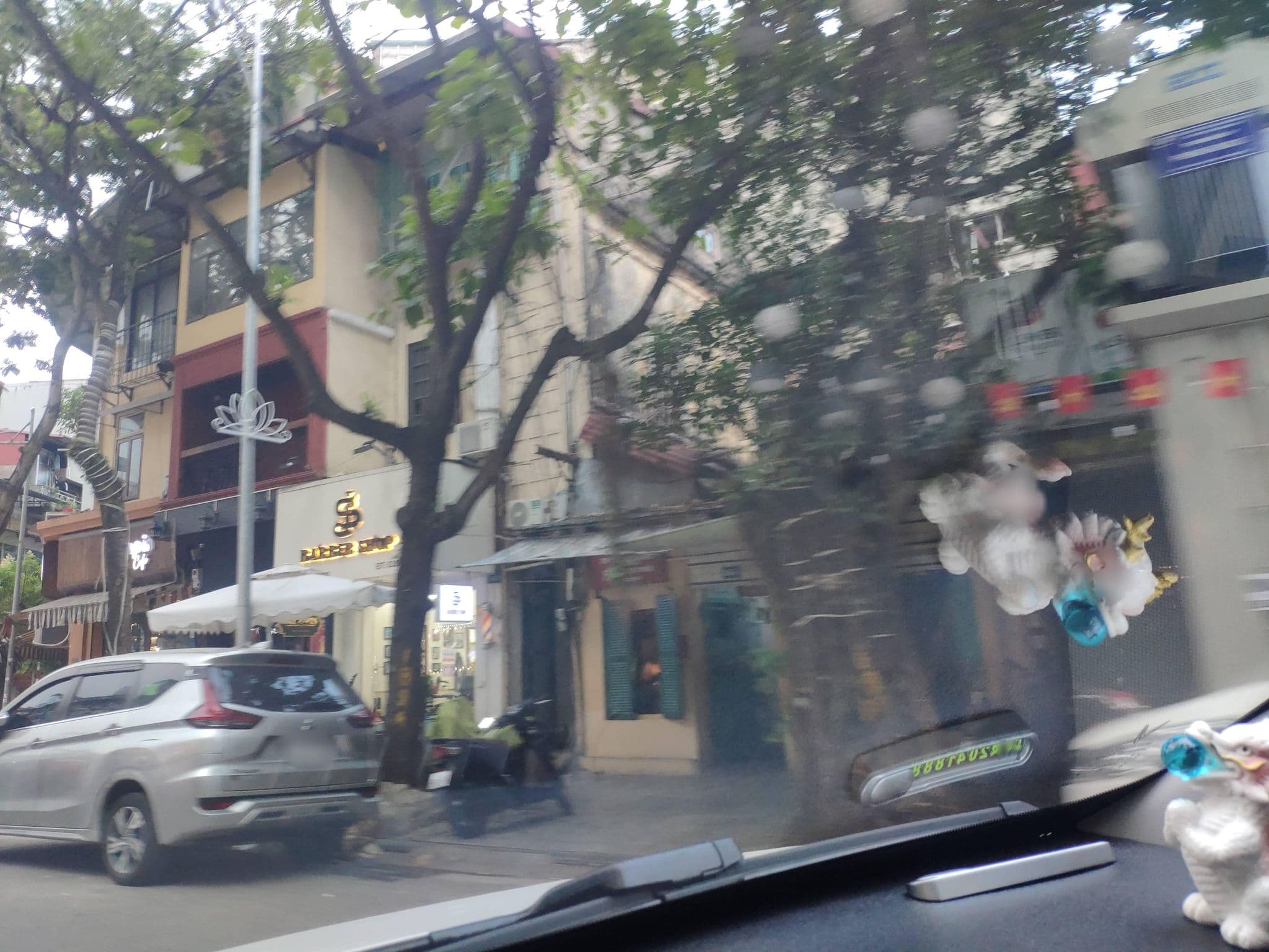 Street view near Anchie Guesthouse, Hoàn Kiếm — © hn_right_1 (CC BY-SA · Mapillary)