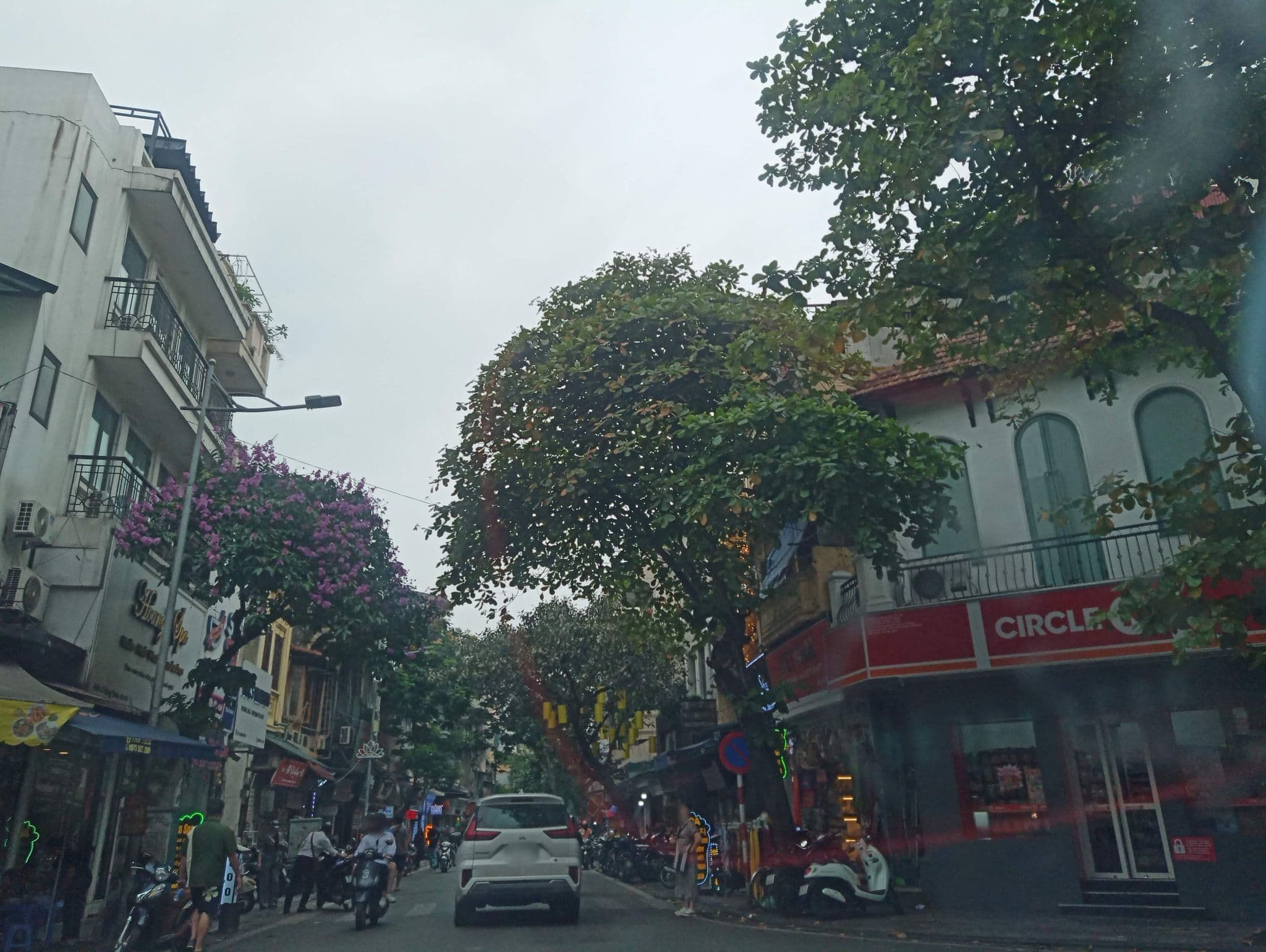 Street view near Hanoi Lucky Queen, Hoàn Kiếm — © hn_front_1 (CC BY-SA · Mapillary)