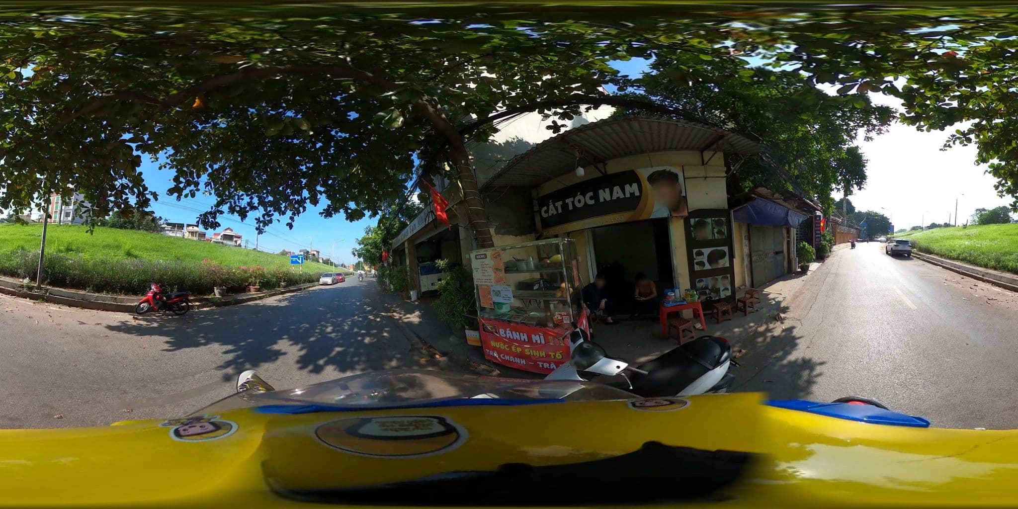 Street view near NHẬT MINH HOTEL, Bồ Đề — © bemaps2_hn (CC BY-SA · Mapillary)