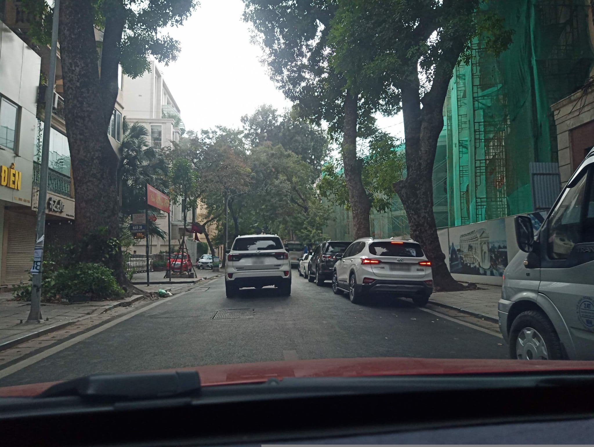 Street view near Nhà Khách Hoá Chất (Chemical Guesthouse), Cửa Nam — © hn_front_1 (CC BY-SA · Mapillary)