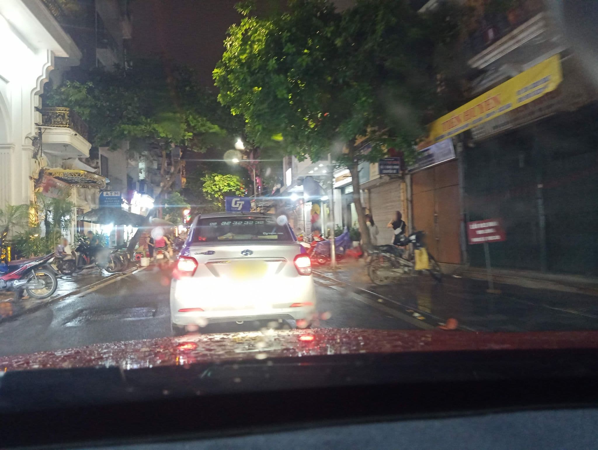 Street view near Hanoi Symphony Hotel, Hoàn Kiếm — © hn_front_1 (CC BY-SA · Mapillary)