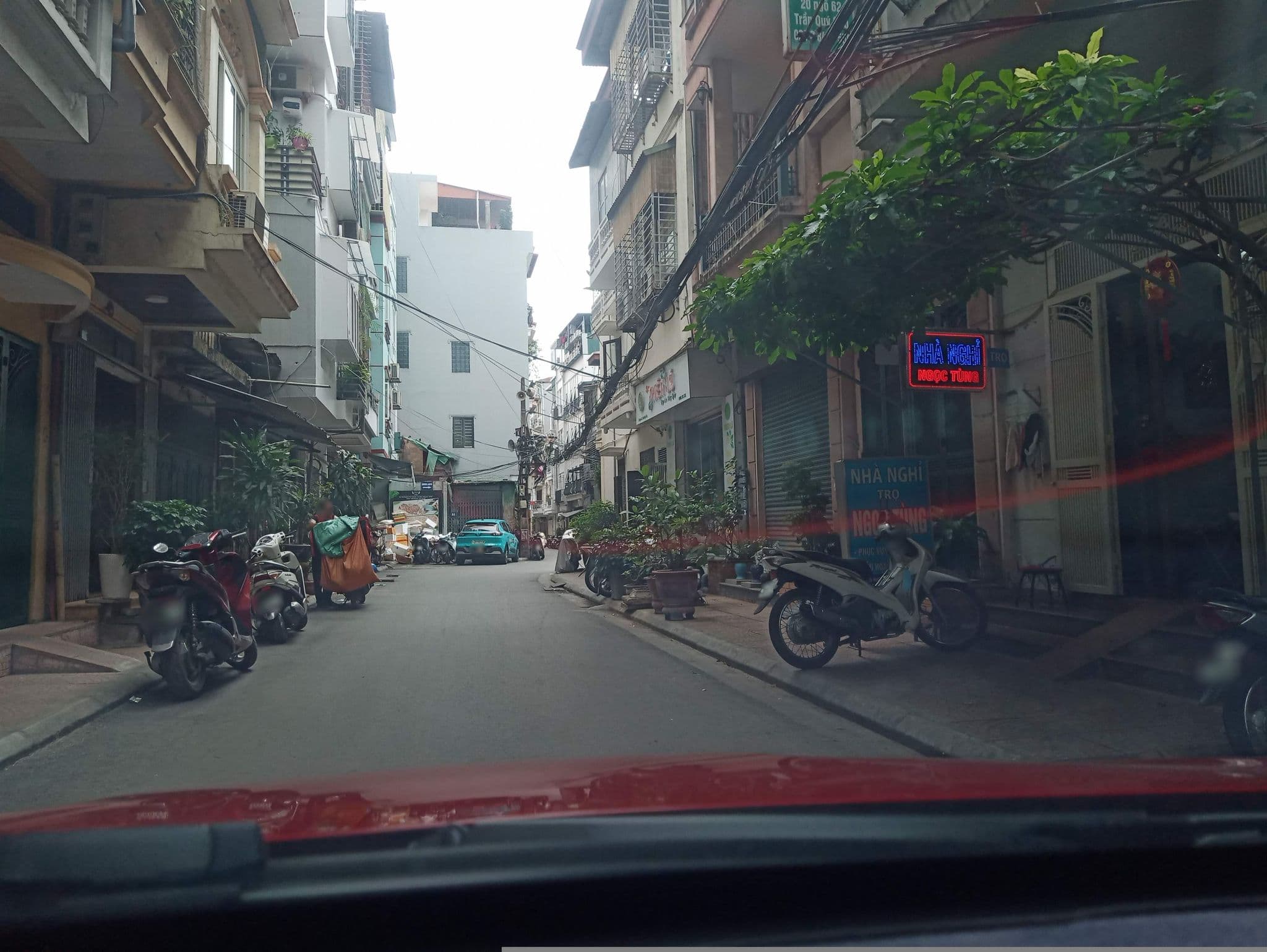 Street view near Victory Hotel, Hanoi — © hn_front_1 (CC BY-SA · Mapillary)