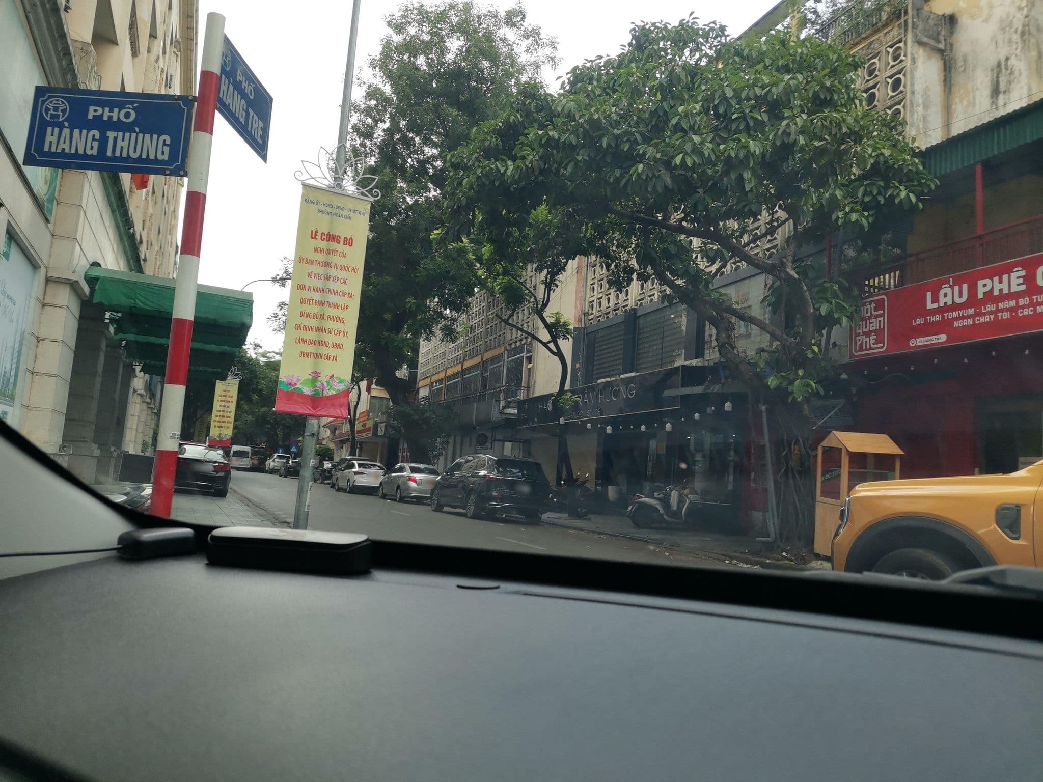 Street view near Blue Paradise Hotel Hanoi, Hoàn Kiếm — © hn_left_2 (CC BY-SA · Mapillary)