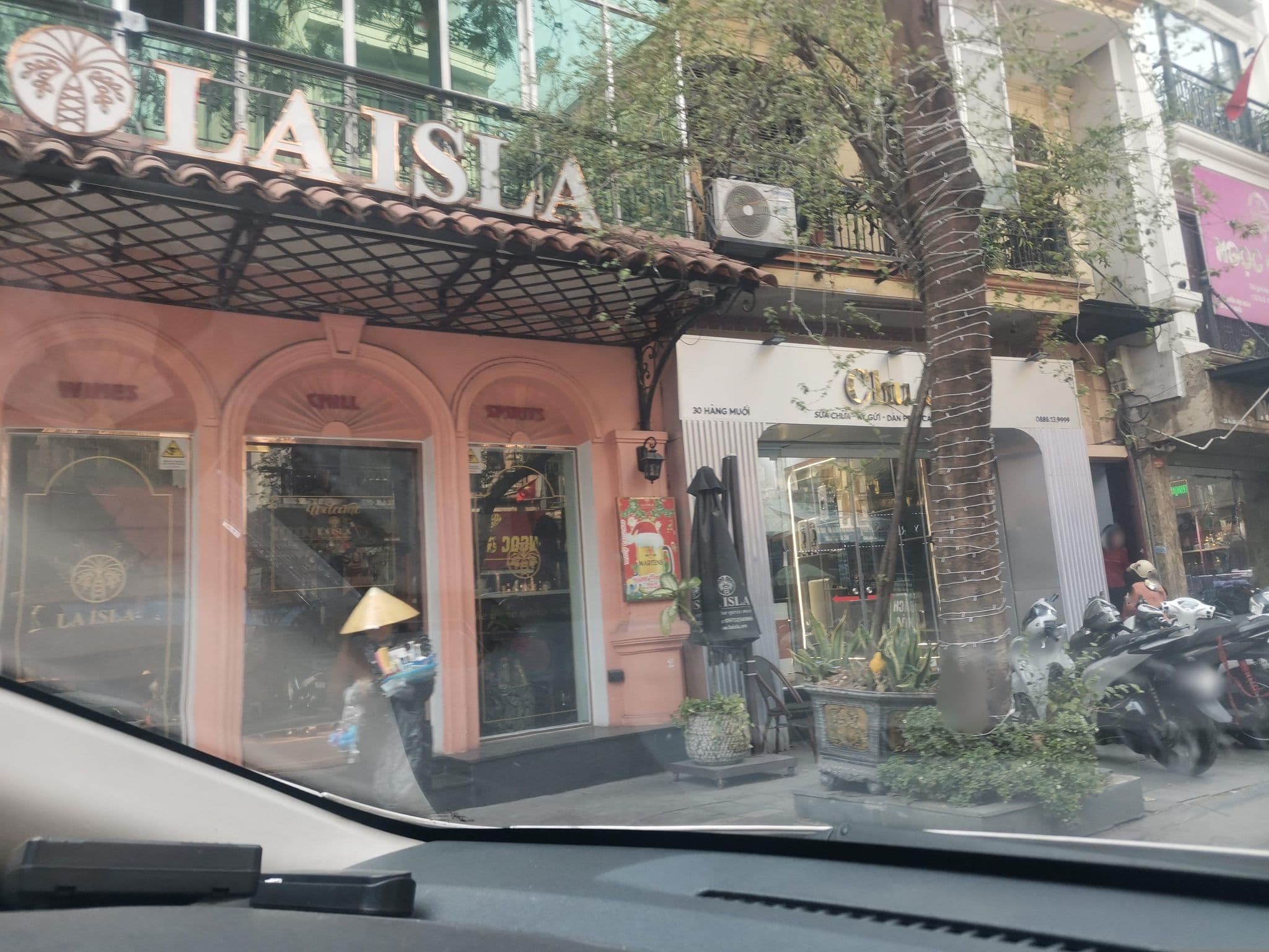 Street view near Sunrise Hotel Hanoi, Hoàn Kiếm — © hn_left_2 (CC BY-SA · Mapillary)