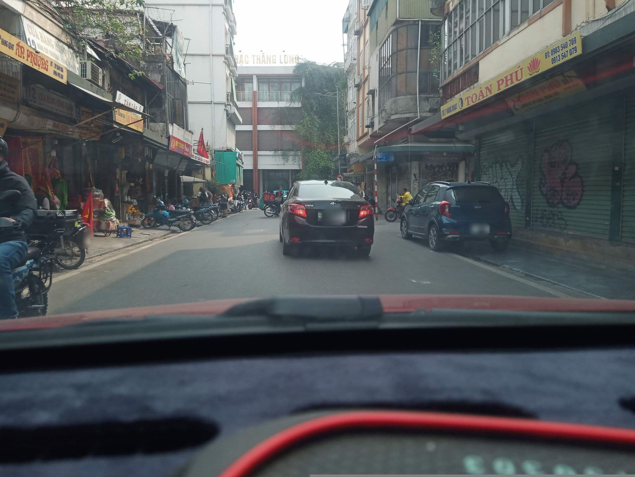 Street view near Parklane Hotel, Hoàn Kiếm — © hn_front_1 (CC BY-SA · Mapillary)