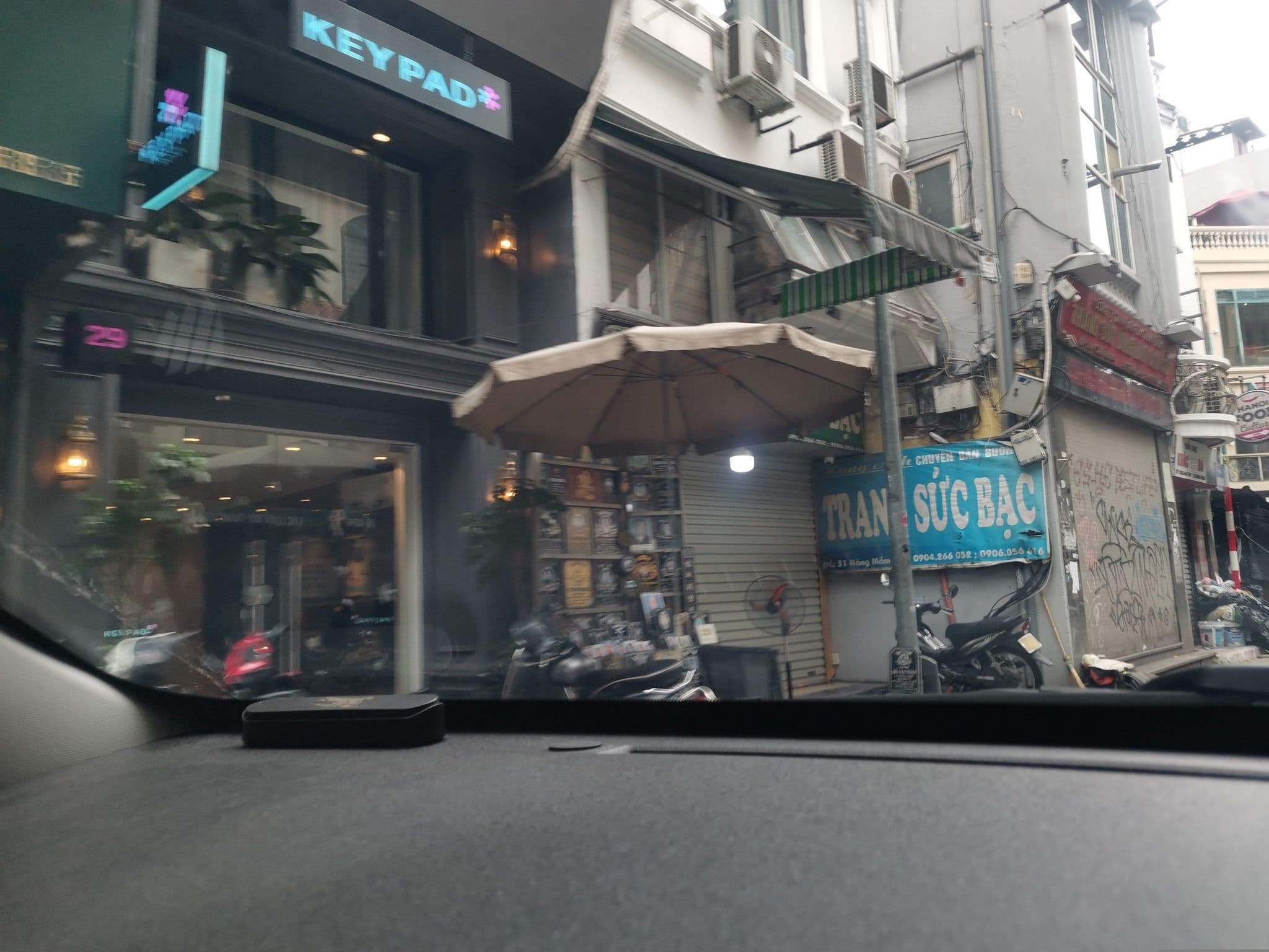 Street view near Hanoi An Father's Hotel & Travel, Hoàn Kiếm — © hn_left_2 (CC BY-SA · Mapillary)