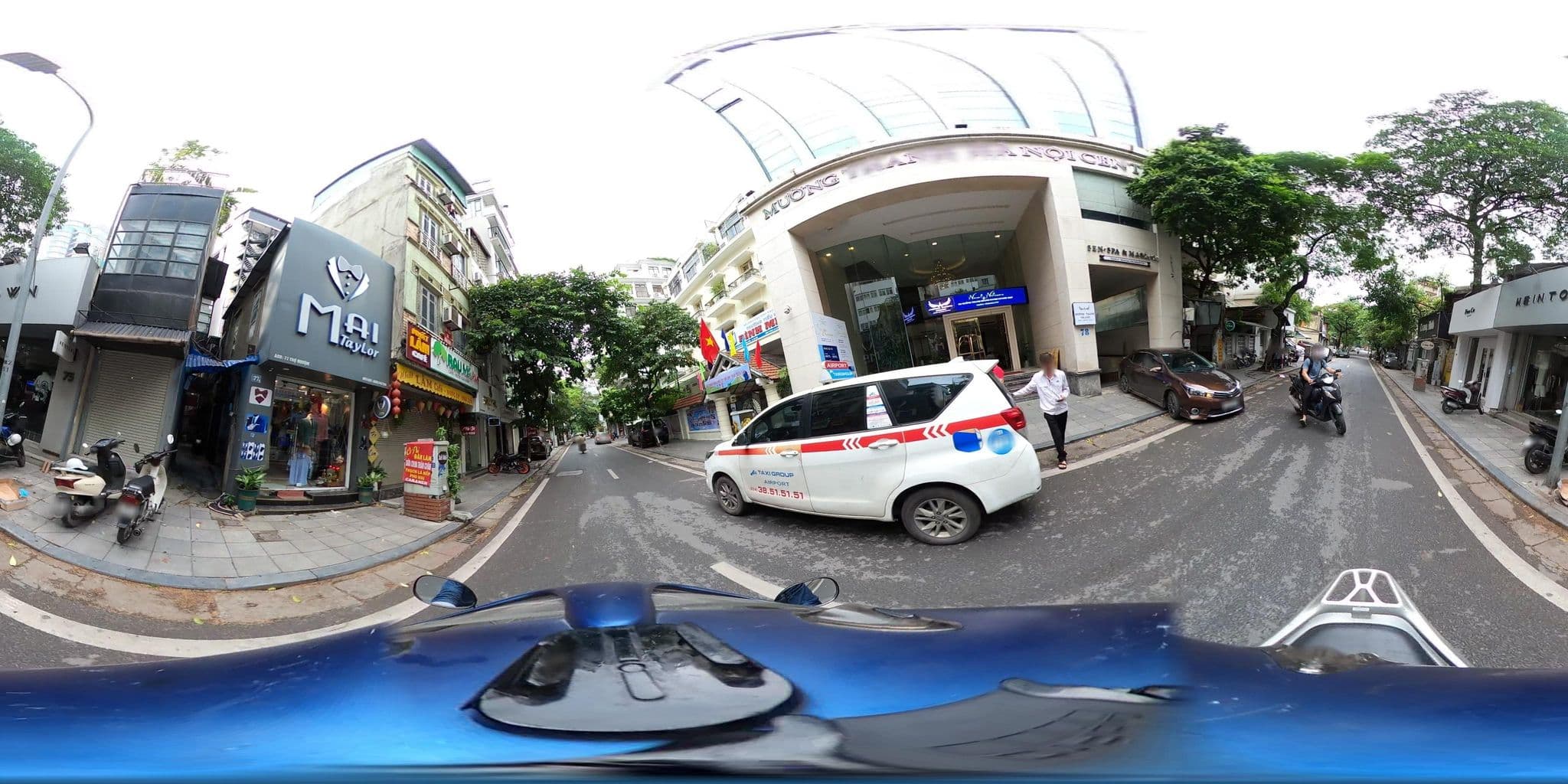 Street view near Saigon Hotel, Cửa Nam — © bemaps_1pd (CC BY-SA · Mapillary)