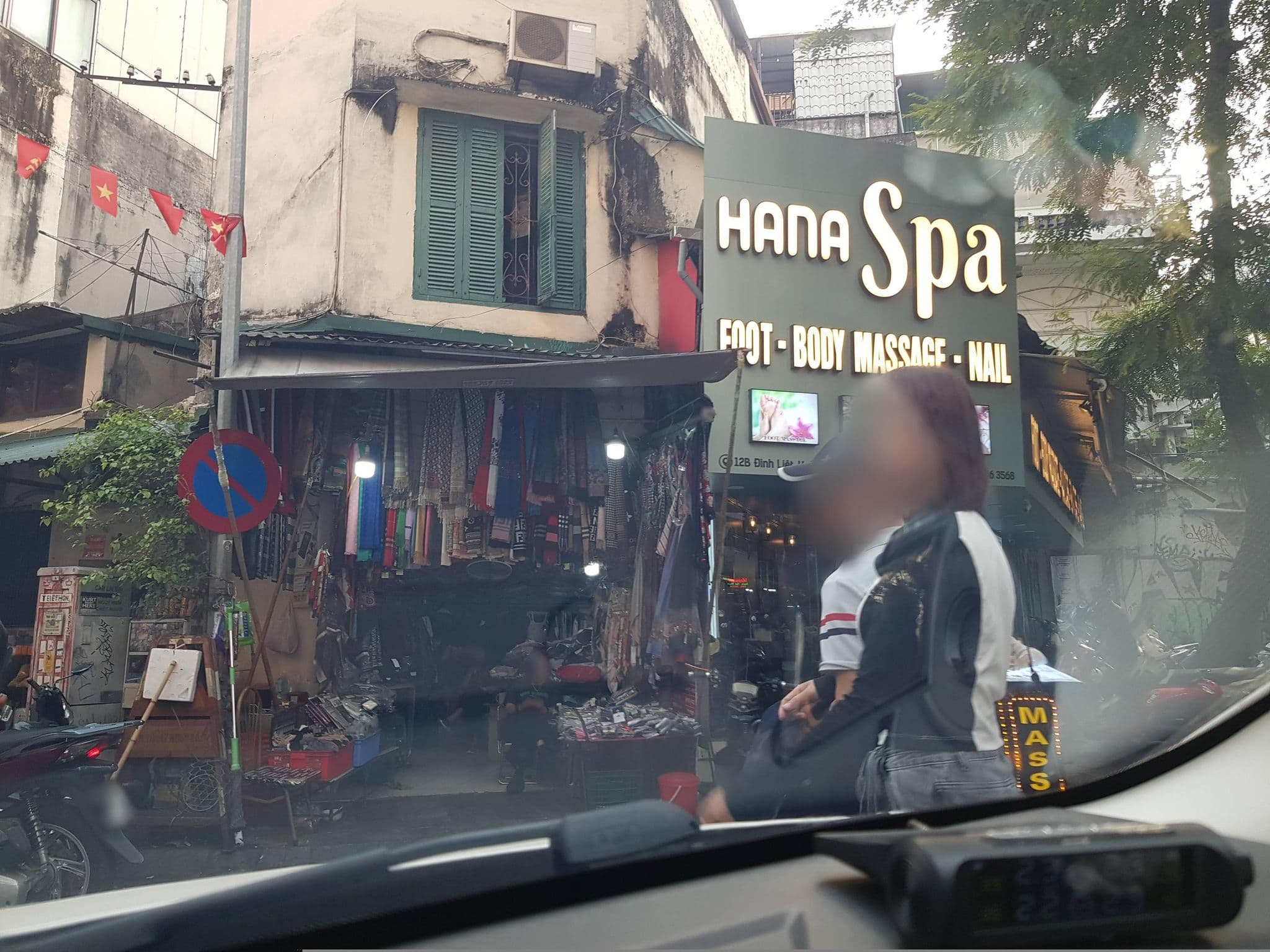 Street view near Backpacker Hanoi Hostel, Hoàn Kiếm — © hn_right_1 (CC BY-SA · Mapillary)